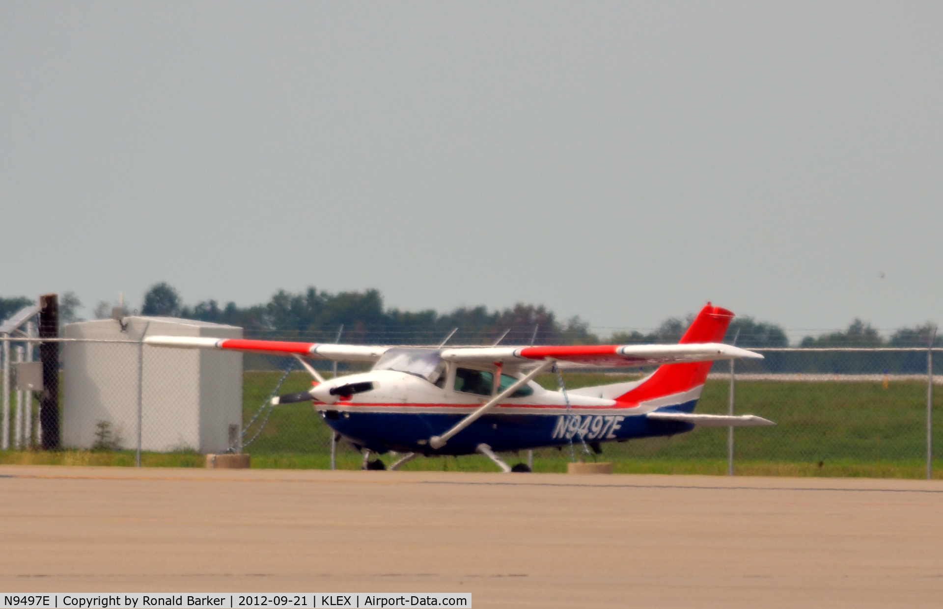 N9497E, 1984 Cessna 182R Skylane C/N 18268420, Lexington