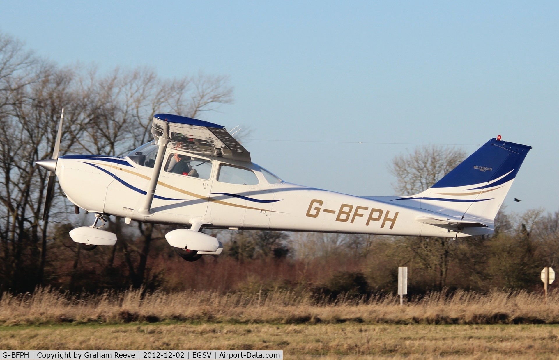 G-BFPH, 1971 Reims F172K Skyhawk C/N 0802, Just taken off.