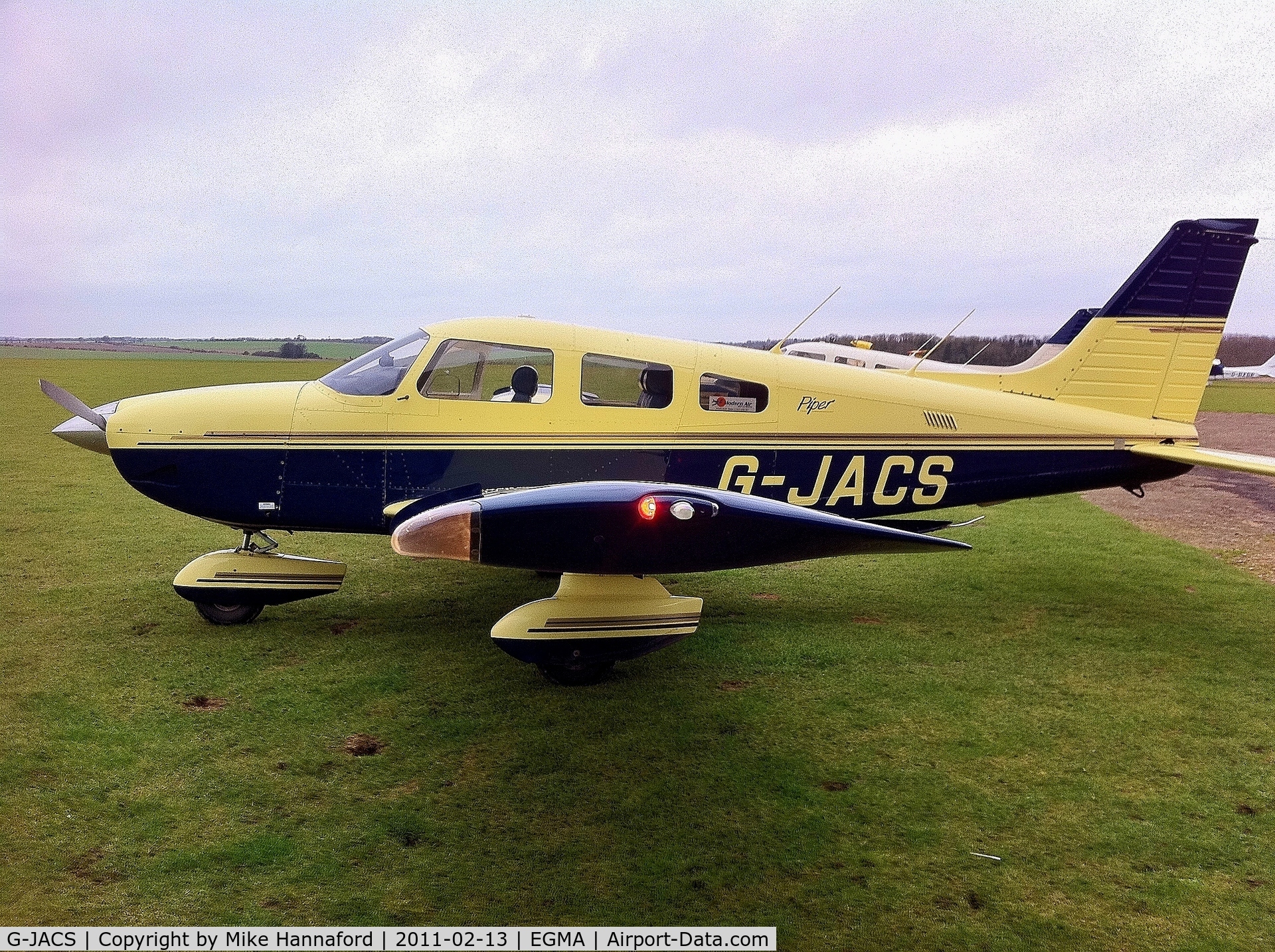 G-JACS, 1997 Piper PA-28-181 Cherokee Archer II C/N 28-43078, At Fowlmere