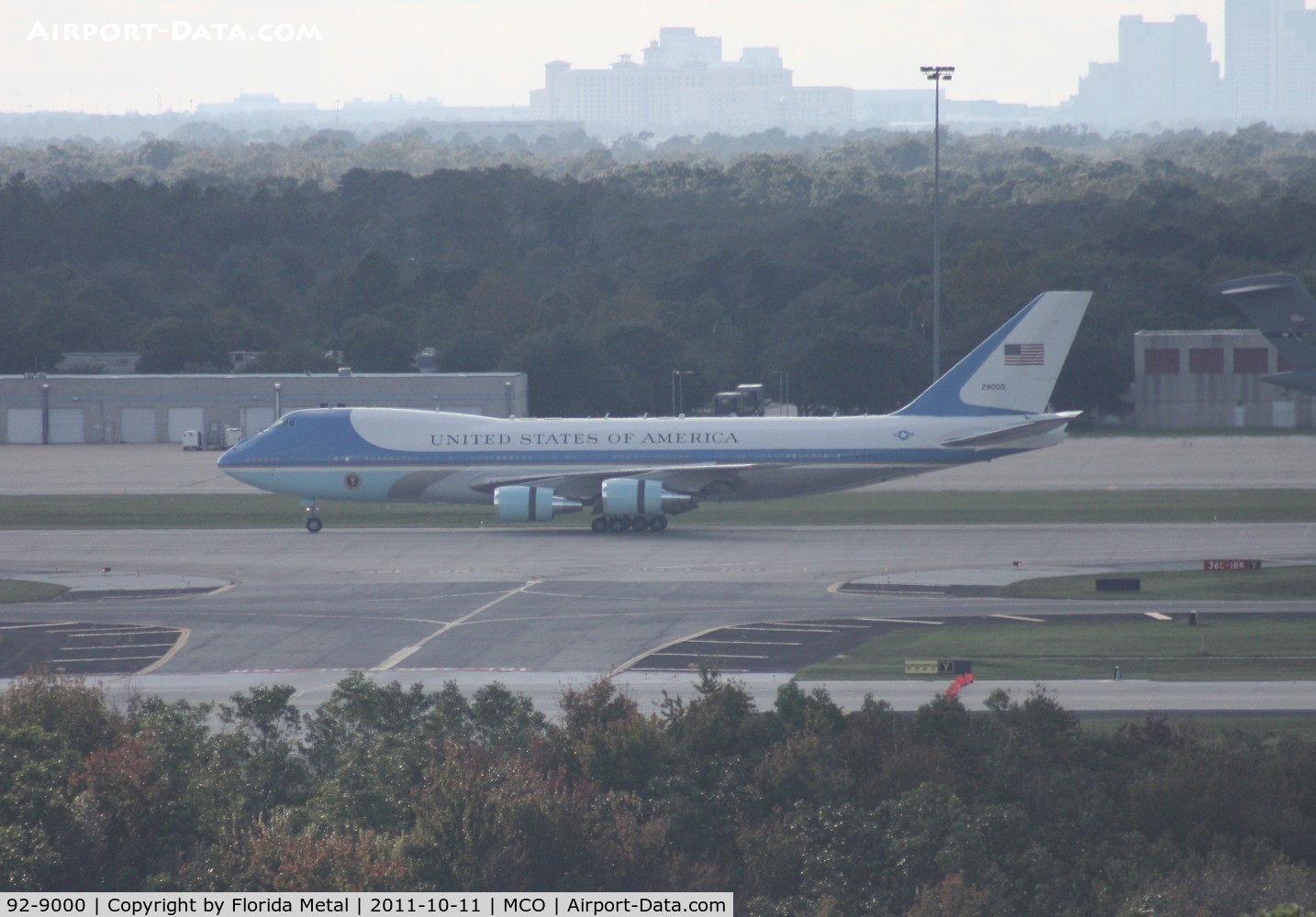 92-9000, 1987 Boeing VC-25A C/N 23825, Air Force One distant shot from roof top