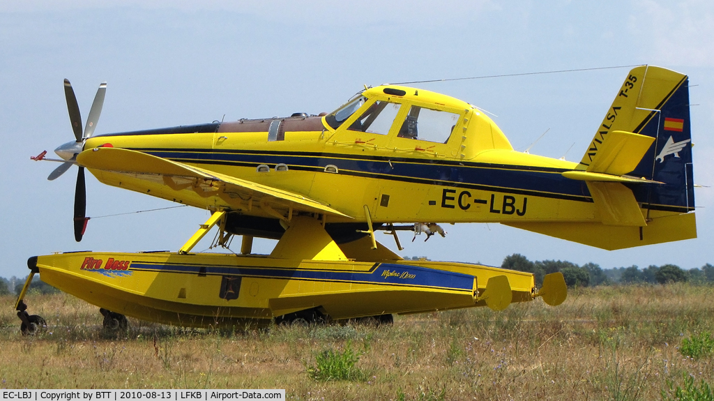 EC-LBJ, Air Tractor AT-802 C/N 802-0307, Parked
