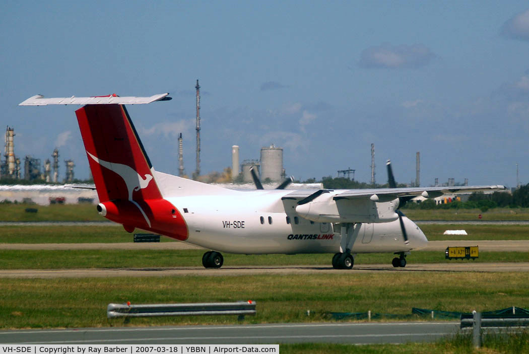 VH-SDE, 1996 De Havilland Canada DHC-8-202 Dash 8 C/N 453, DHC-8Q-202 Dash 8 [453] (QANTASlink) Brisbane-International~VH 18/03/2007
