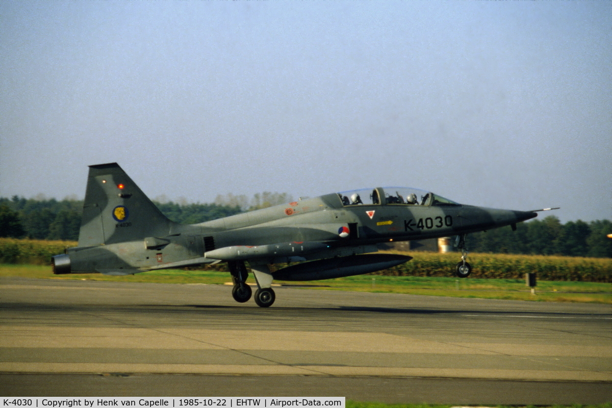 K-4030, 1971 Canadair NF-5B Freedom Fighter C/N 4030, NF-5B of 315 sqn of the Koninklijke Luchtmacht (Royal Netherlands Air Force) landing at Twente Air Base.