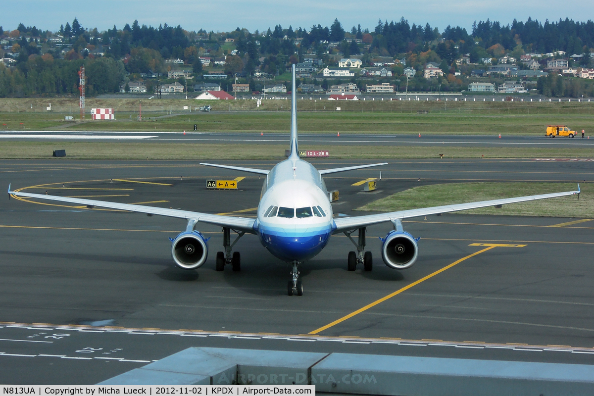 N813UA, 1998 Airbus A319-131 C/N 858, At Portland, OR