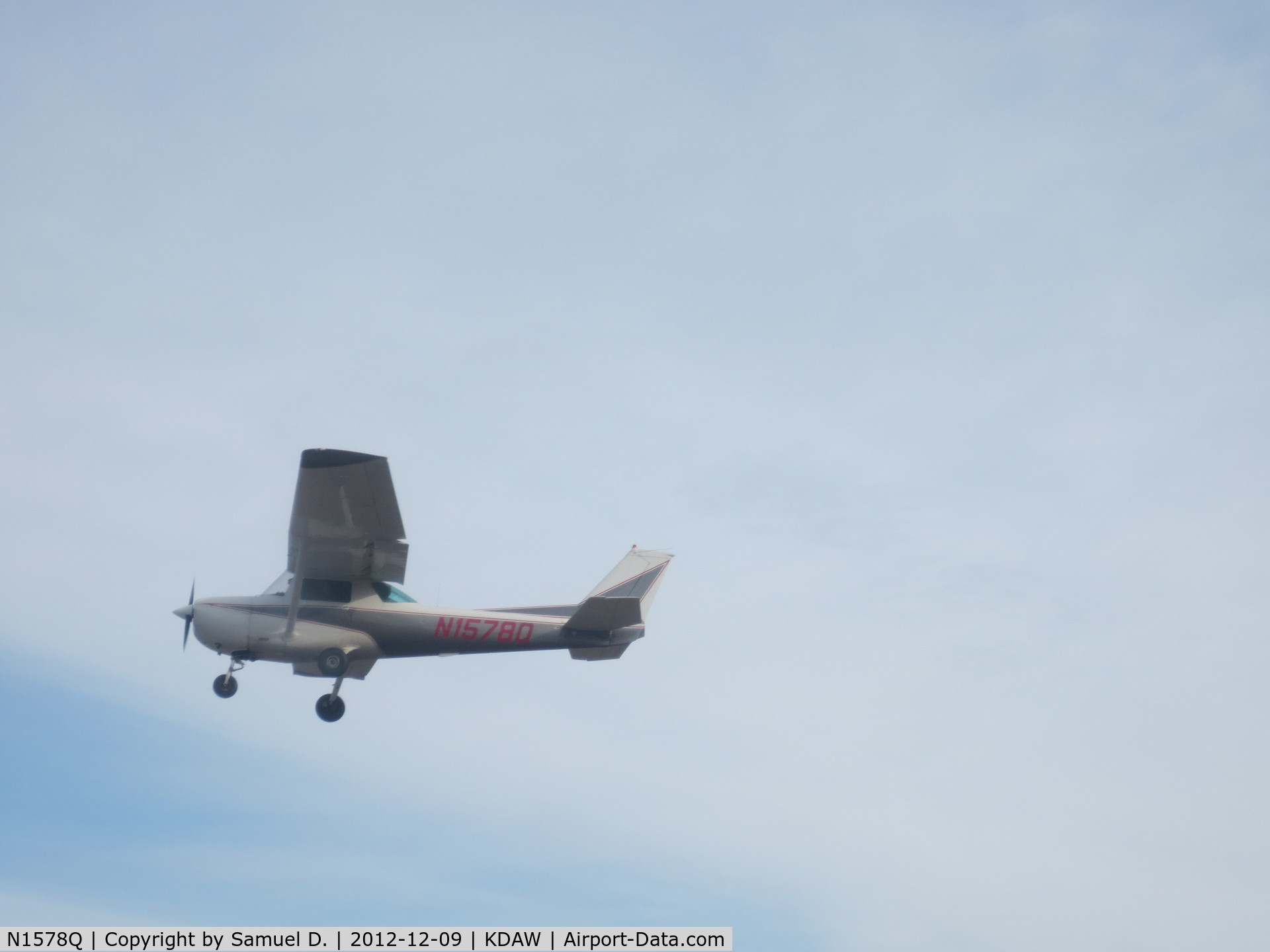N1578Q, 1971 Cessna 150L C/N 15072878, Taken while holding short of runway 33 at Skyhaven.
