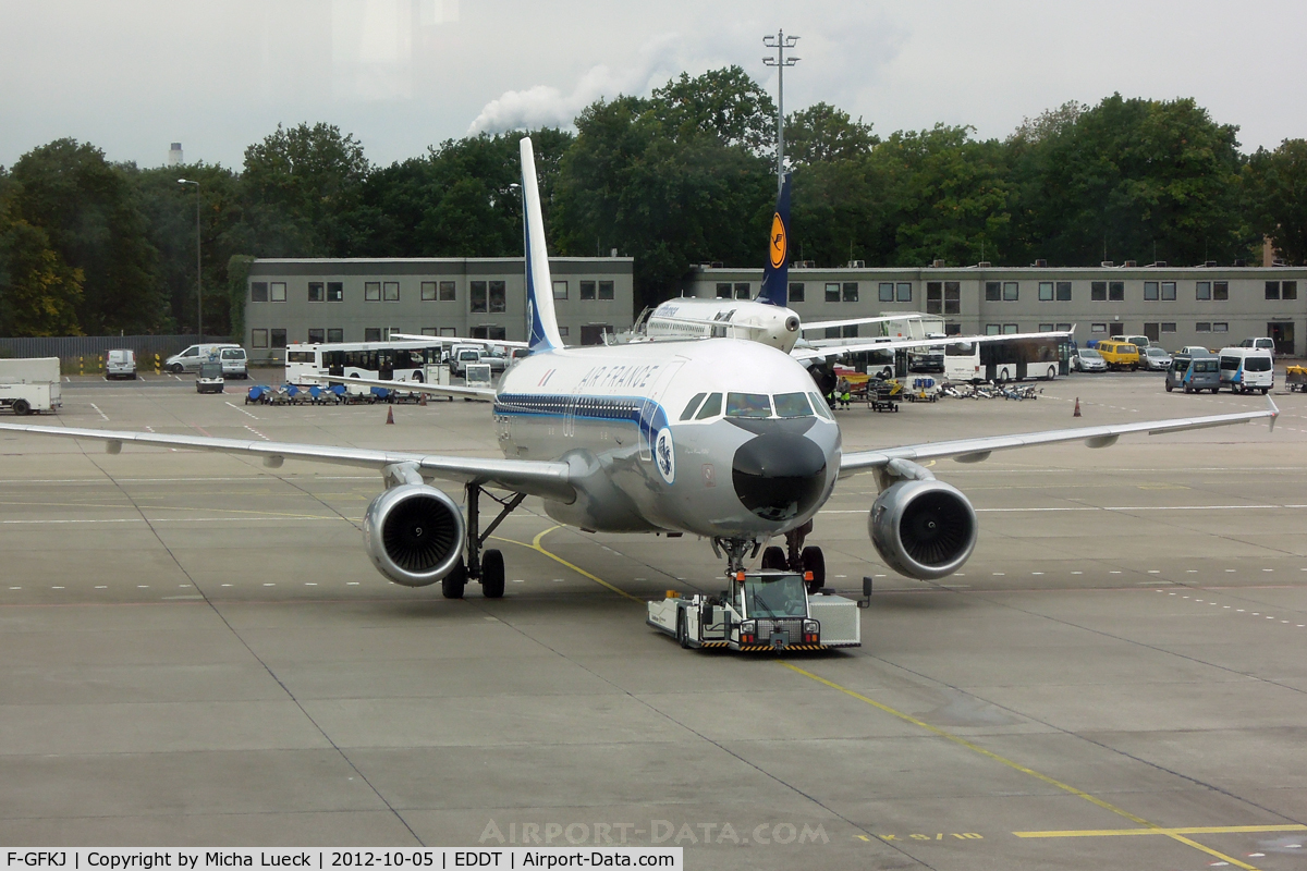 F-GFKJ, 1989 Airbus A320-211 C/N 0063, At Tegel