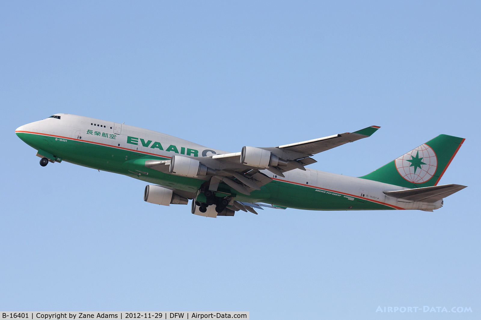 B-16401, 1992 Boeing 747-45EBD(SF) C/N 27062, EVA Air Cargo departing DFW Airport
