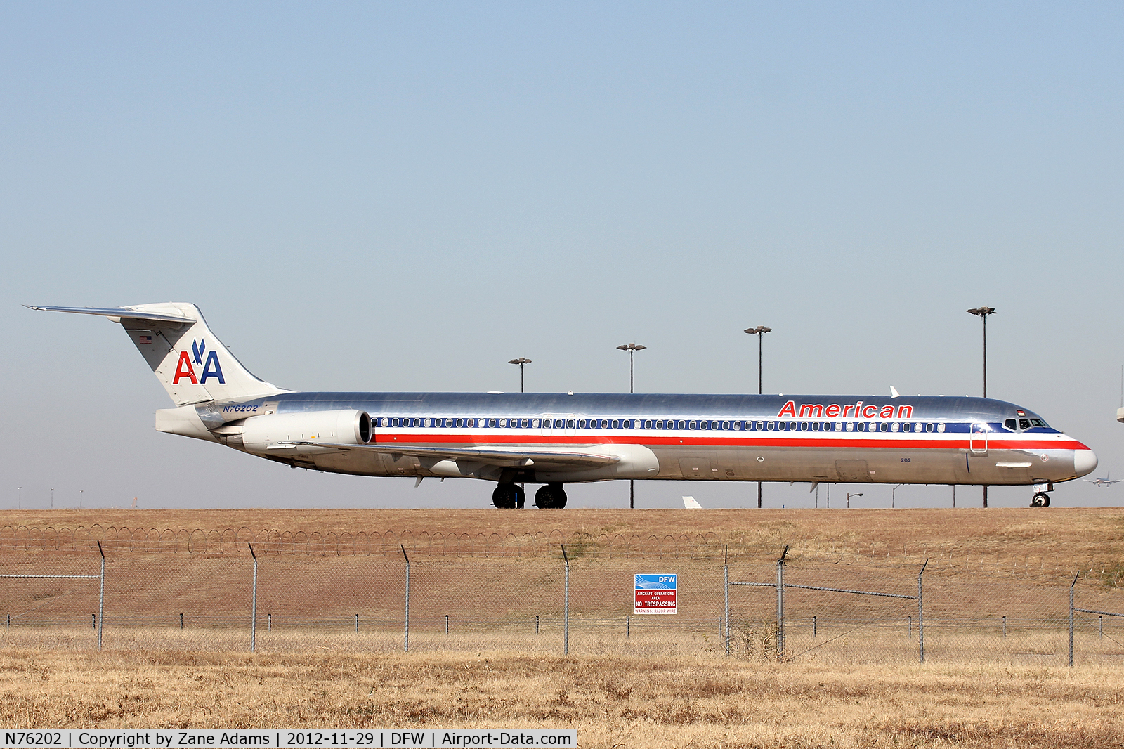 N76202, 1992 McDonnell Douglas MD-83 (DC-9-83) C/N 53292, American Airlines at DFW Airport
