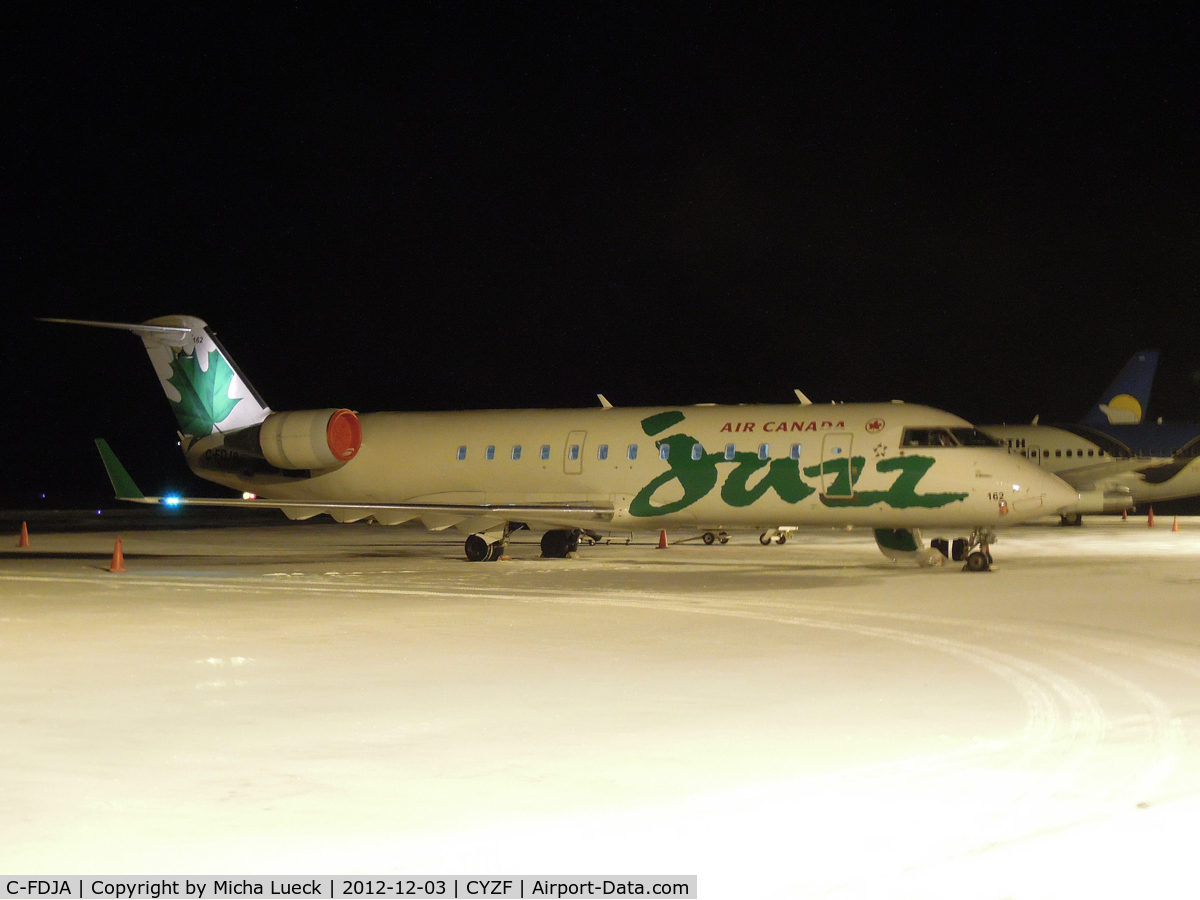 C-FDJA, 2004 Bombardier CRJ-200ER (CL-600-2B19) C/N 7979, 5:30am at Yellowknife