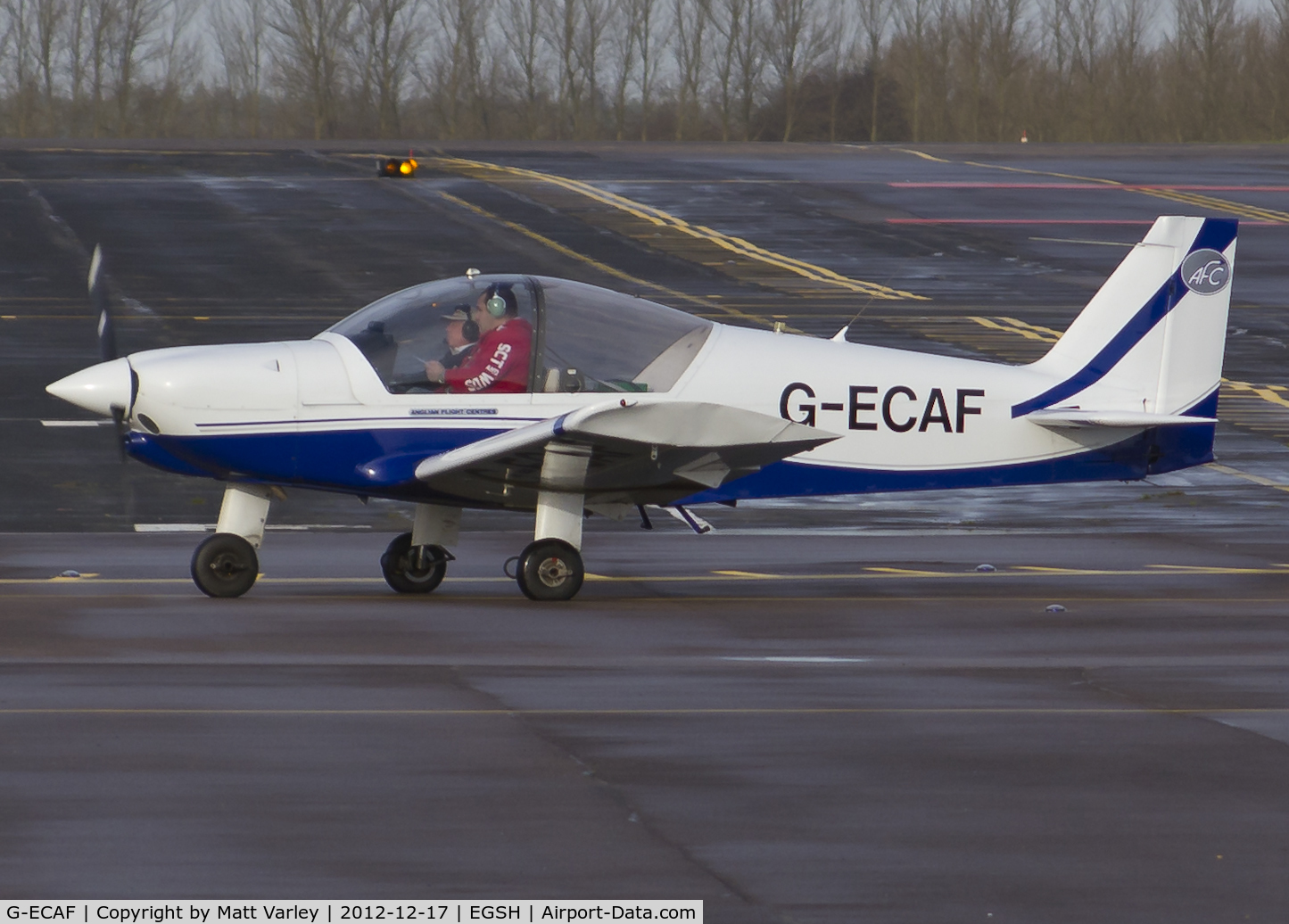 G-ECAF, 2000 Robin HR-200-120B C/N 345, Arriving at SaxonAir.