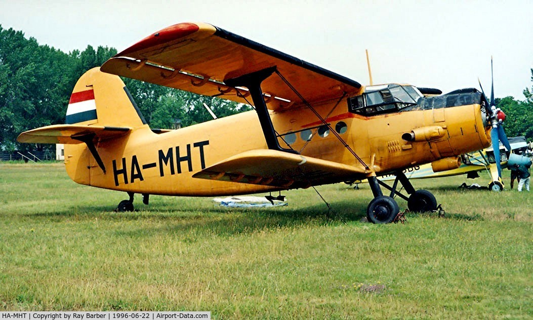 HA-MHT, 1974 PZL-Mielec AN-2R C/N 1G155-11, Antonov An-2R [1G155-11] (Air Service Hungary) Tapolca~HA 22/06/1996