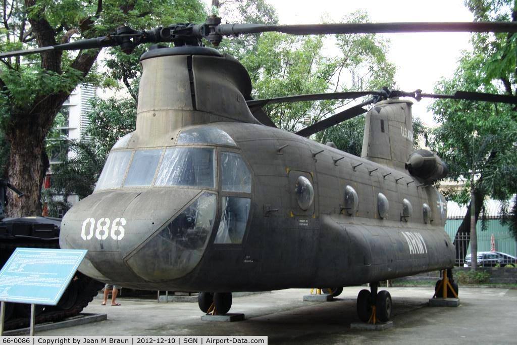 66-0086, 1966 Boeing Vertol CH-47A Chinook C/N B.218, Heavy lift helicopter ex US Army 1st Air Cavalry Division displayed @ 