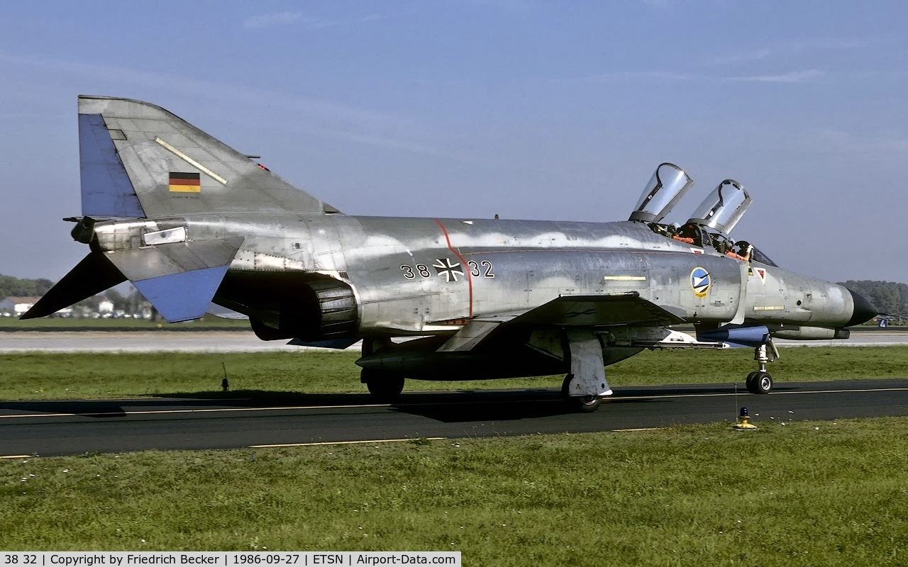 38 32, 1972 McDonnell Douglas F-4F Phantom II C/N 4700, taxying to the active