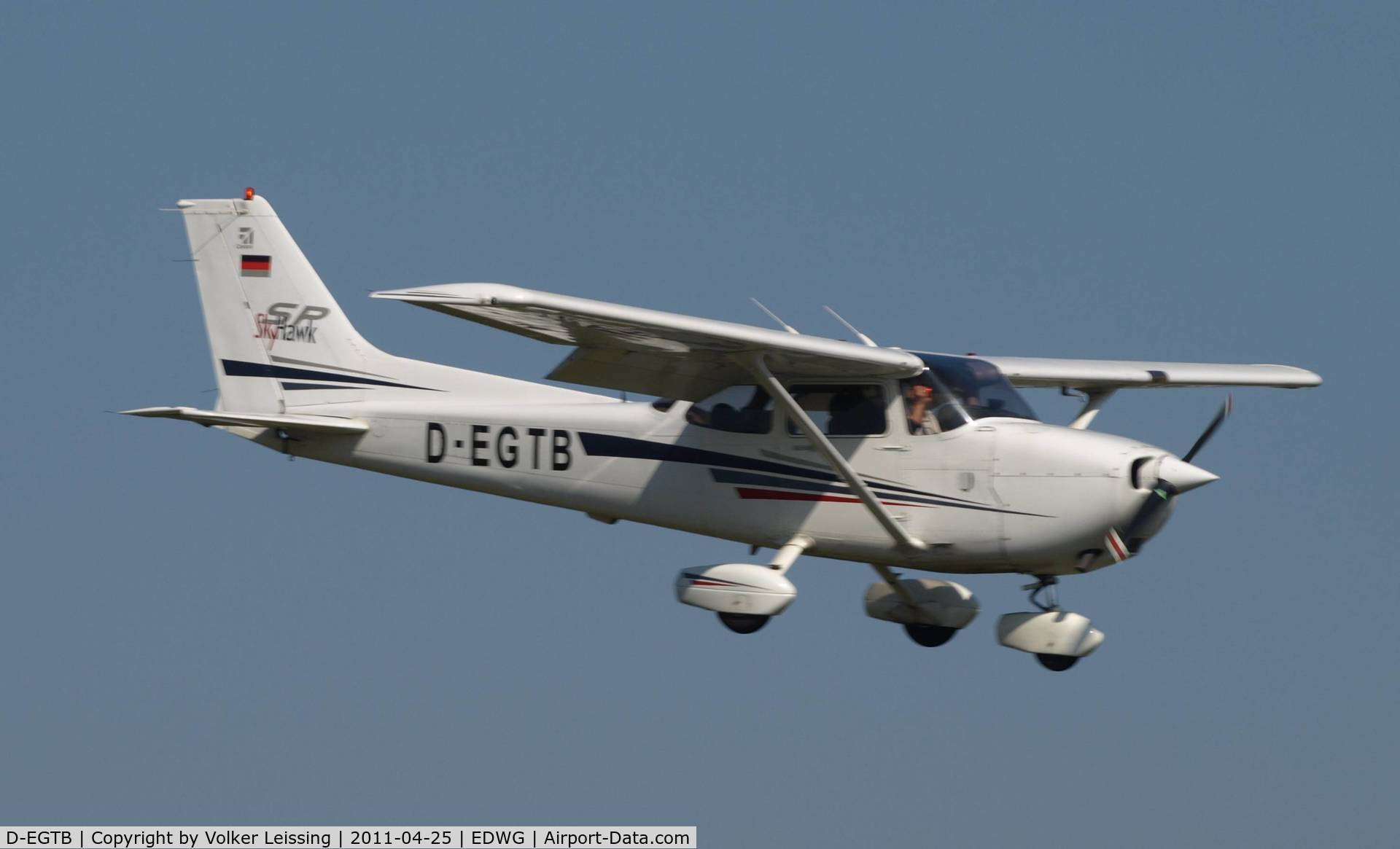 D-EGTB, 2009 Cessna 172S SP C/N 172S9149, landing rwy 10