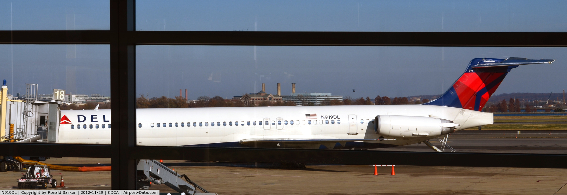 N919DL, 1988 McDonnell Douglas MD-88 C/N 49584, DCA VA