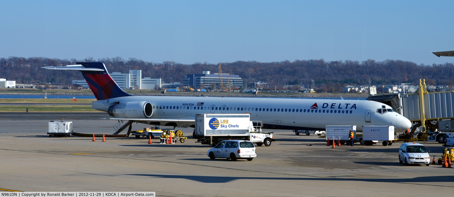 N961DN, McDonnell Douglas MD-90-30 C/N 53531, DCA VA