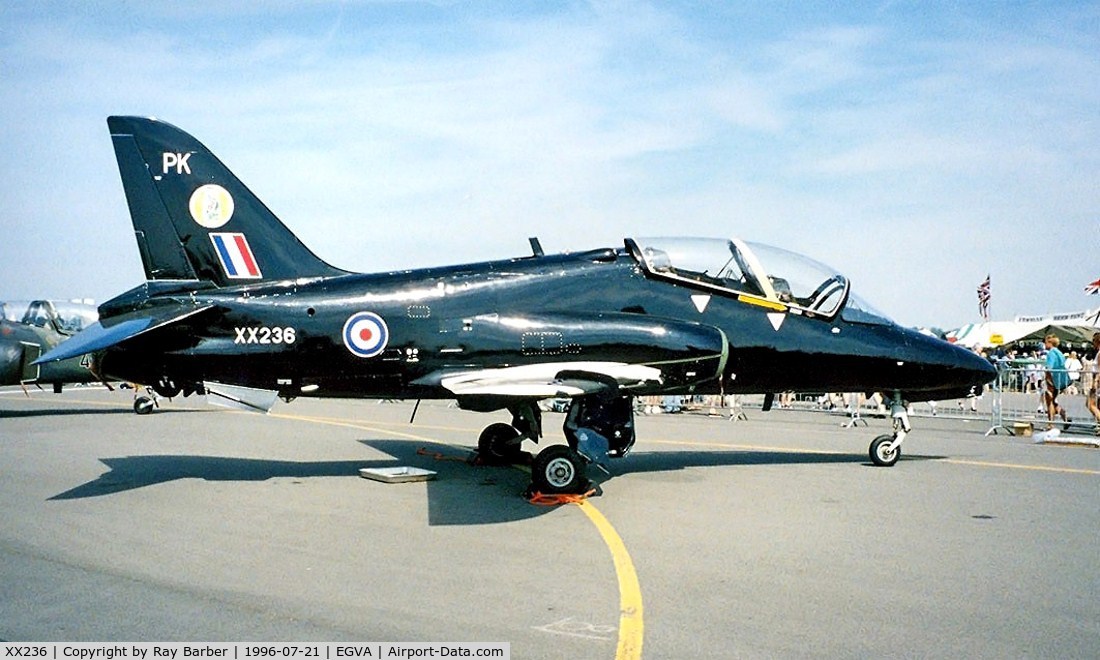 XX236, 1978 Hawker Siddeley Hawk T.1W C/N 072/312072, BAe Systems Hawk T.1W [312072] (RAF) RAF Fairford~G 21/07/1996