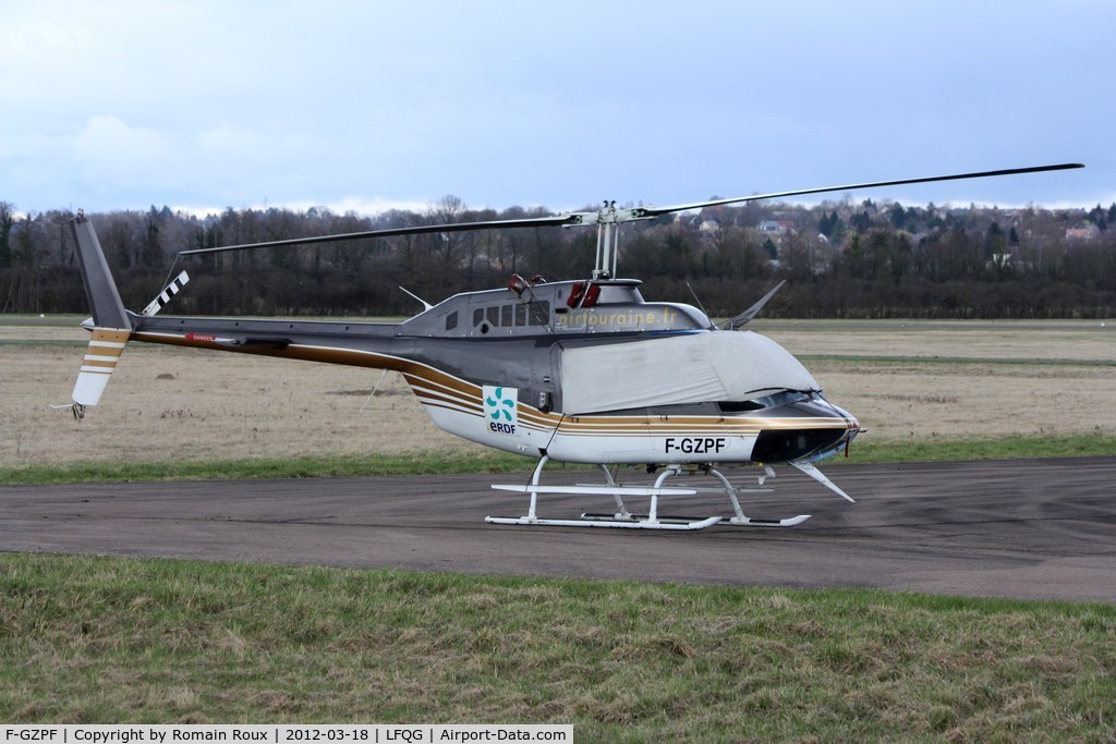 F-GZPF, Bell 206B JetRanger II C/N 1162, Parked