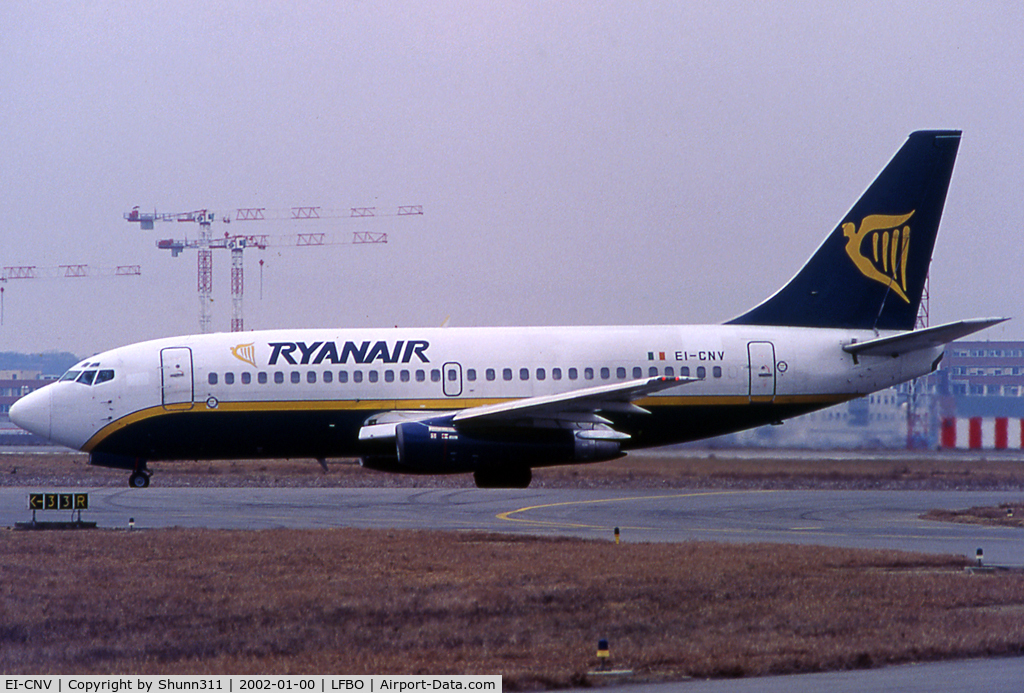 EI-CNV, 1981 Boeing 737-230 C/N 22128, Taxiing holding point rwy 33R