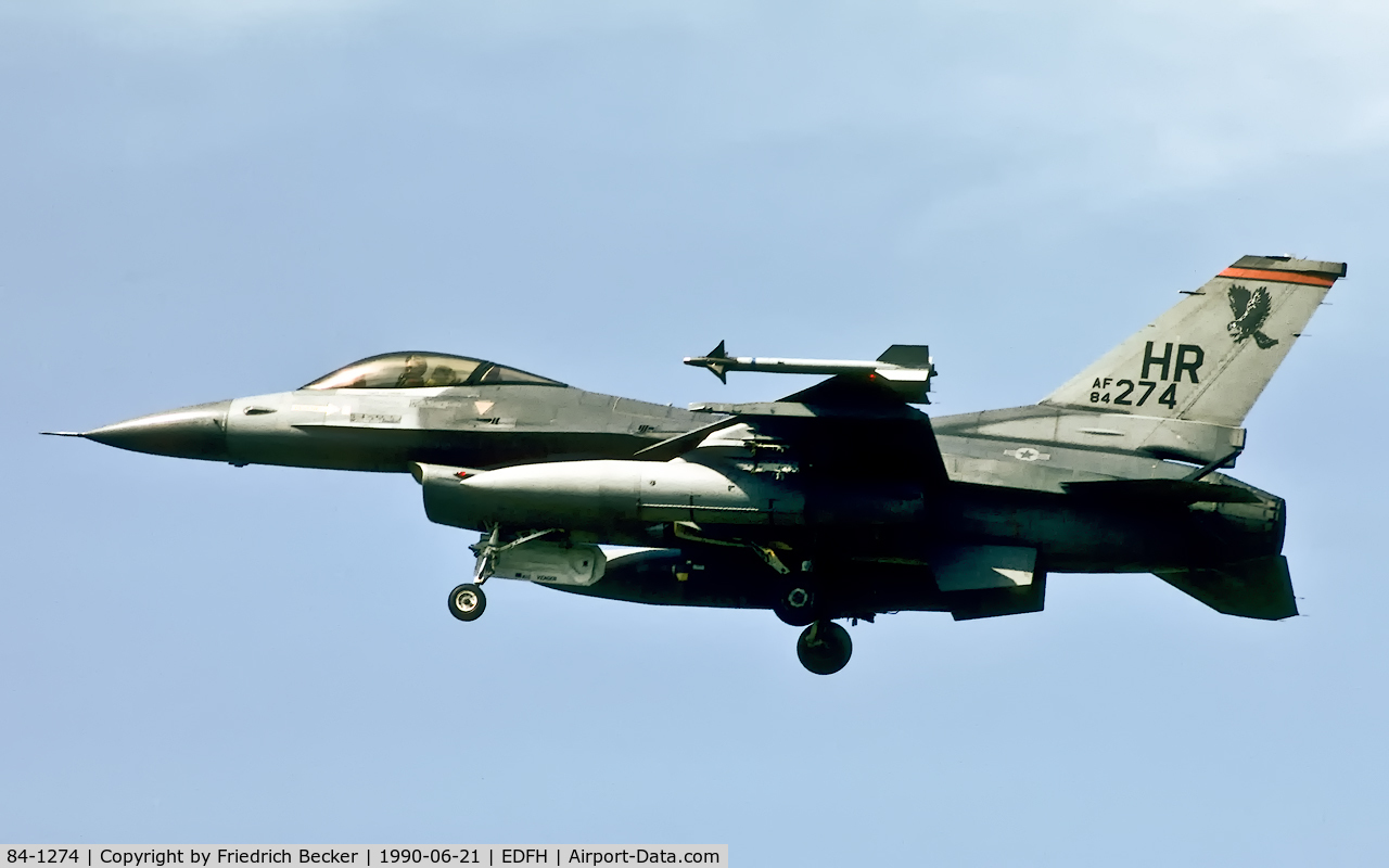 84-1274, 1984 General Dynamics F-16C Fighting Falcon C/N 5C-111, on final RW21