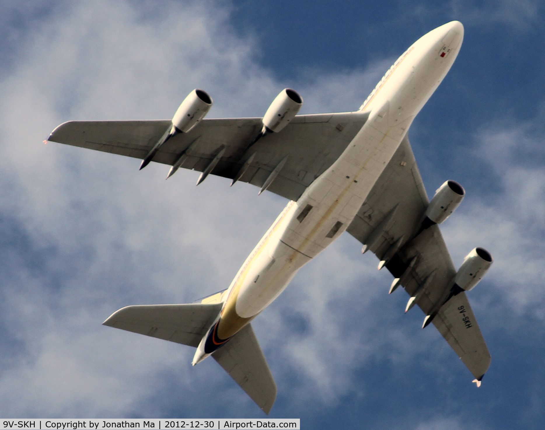 9V-SKH, 2008 Airbus A380-841 C/N 021, Flying over California Science Center, inbound for landing on 24L