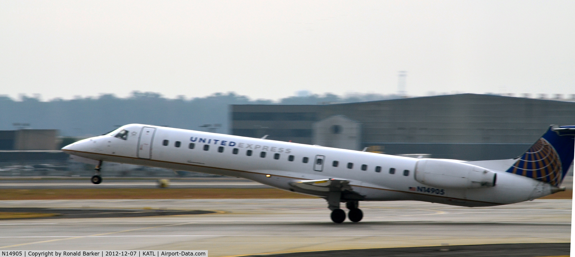 N14905, 2001 Embraer ERJ-145LR (EMB-145LR) C/N 145476, Nose Wheel Liftoff Atlanta