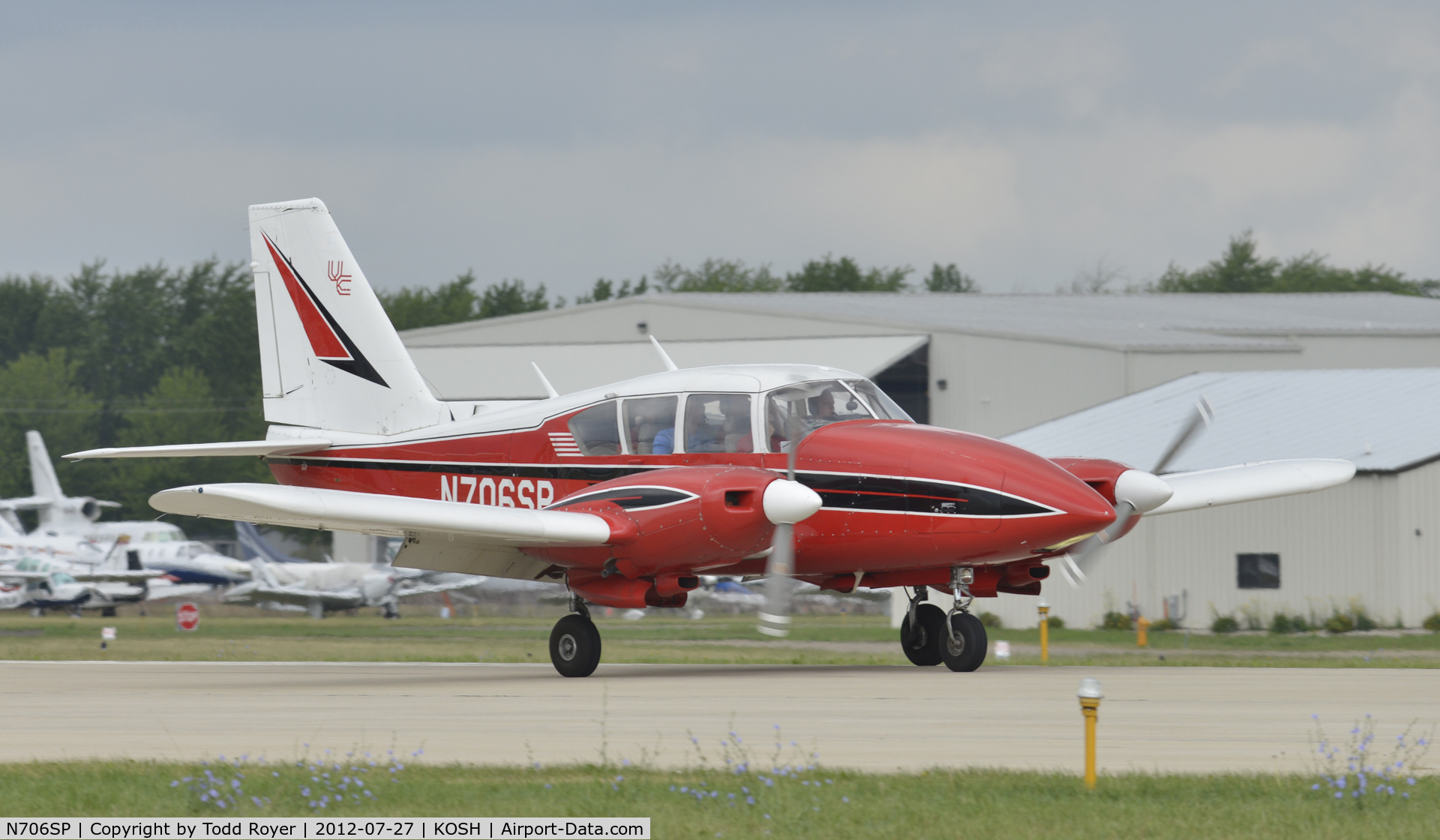 N706SP, 1974 Piper PA-23-250 Aztec C/N 27-7405394, Airventure 2012