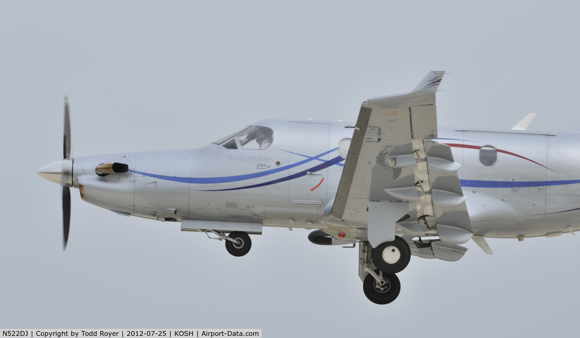 N522DJ, 2004 Pilatus PC-12/45 C/N 539, Airventure 2012