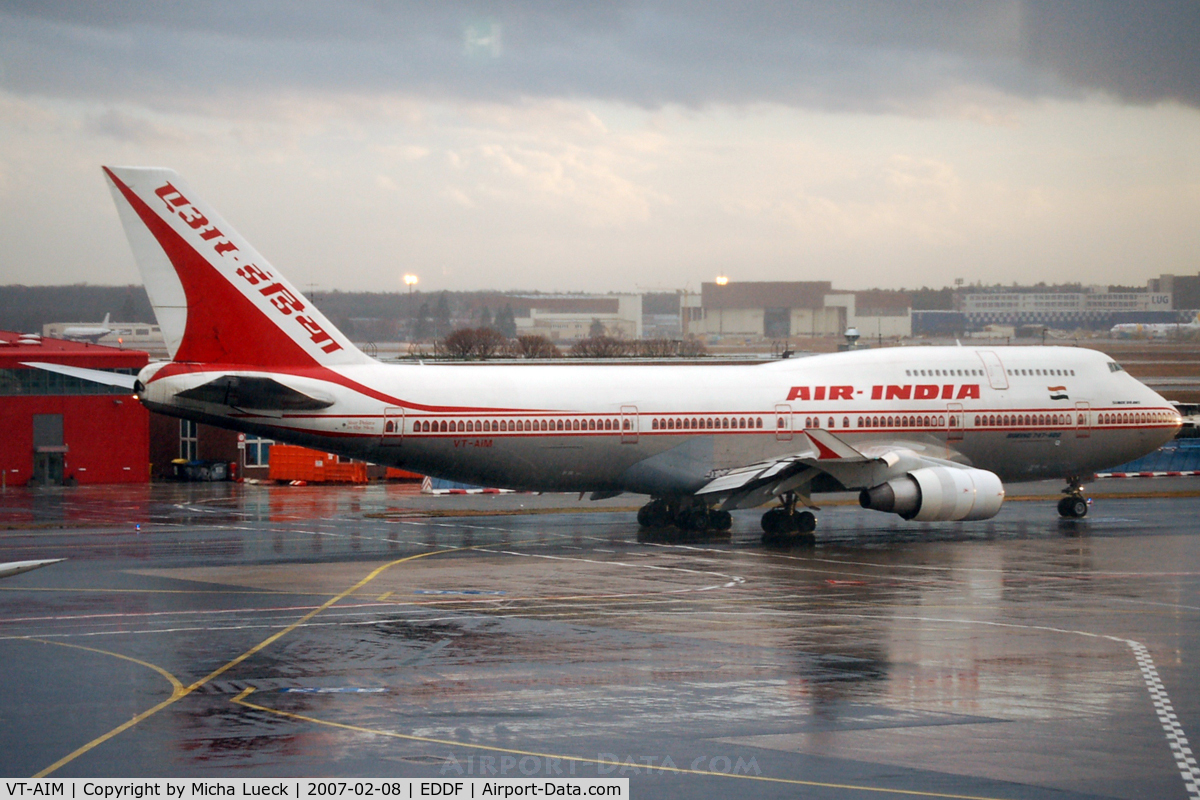 VT-AIM, 1991 Boeing 747-433 C/N 25074, Leaving Frankfurt under threatening skies