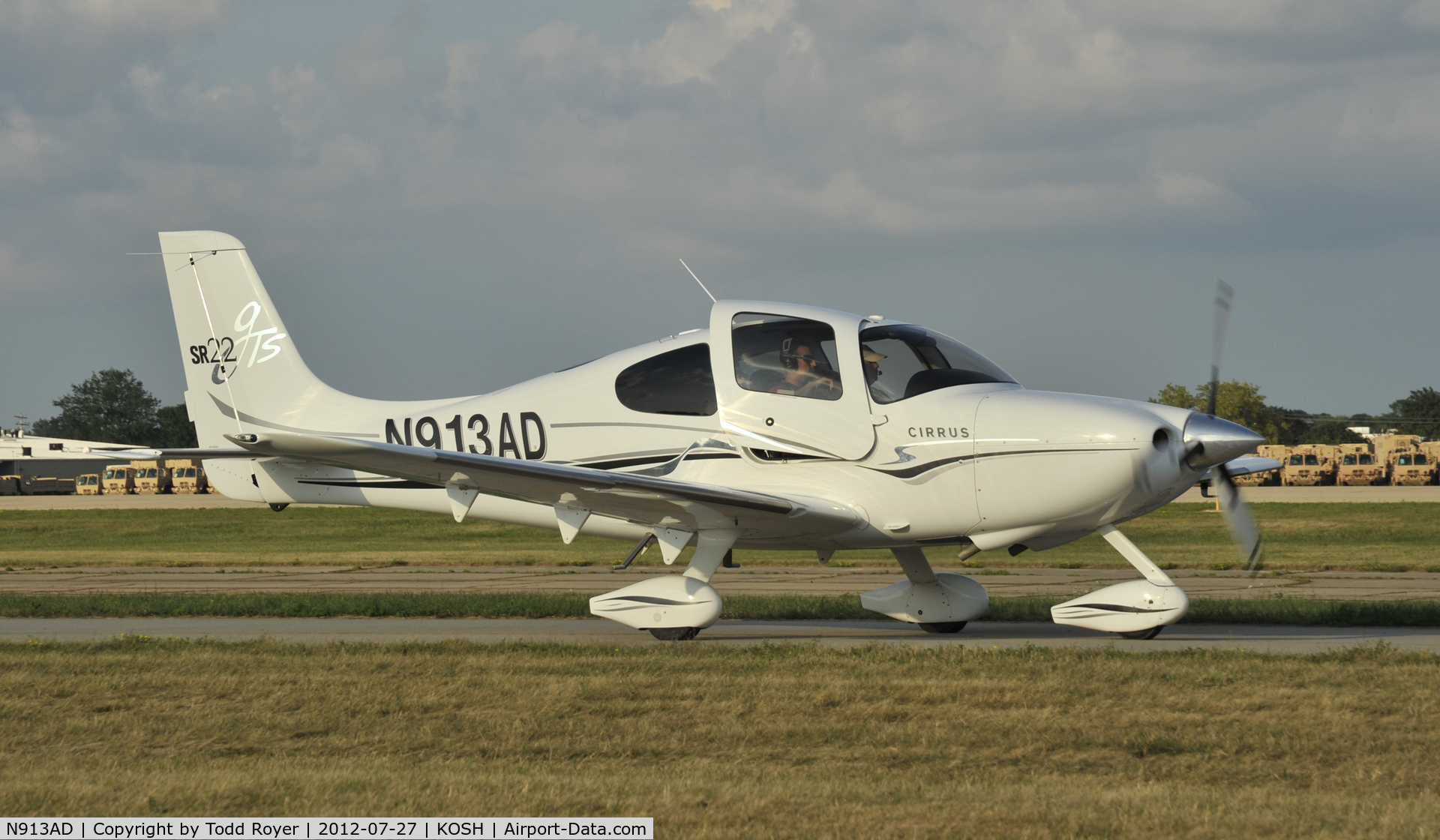 N913AD, 2005 Cirrus SR22 GTS C/N 1520, Airventure 2012