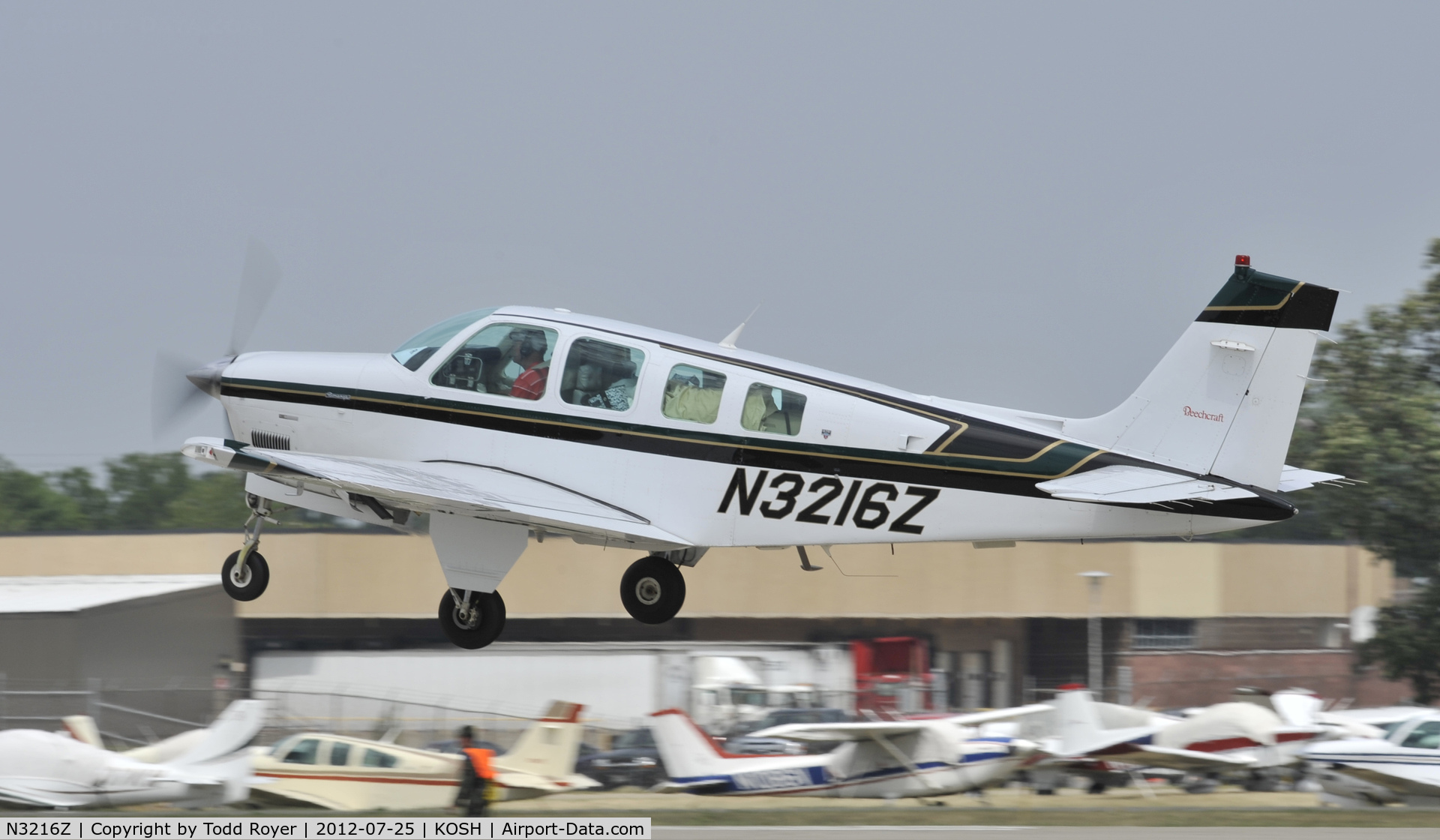 N3216Z, 1995 Beech A36 Bonanza 36 C/N E-2922, Airventure 2012
