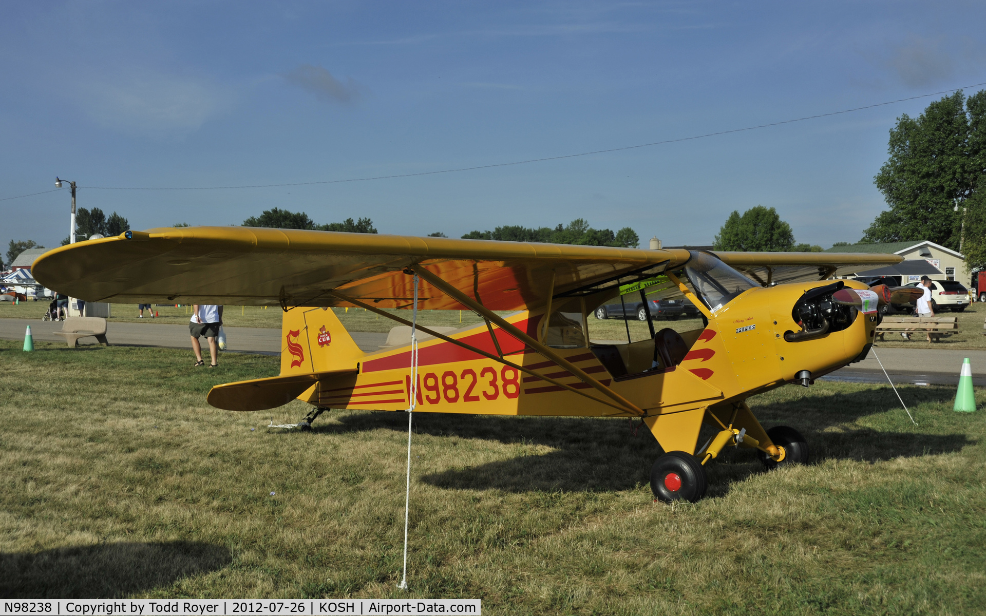 N98238, 1946 Piper J3C-65 Cub C/N 18402, Airventure 2012