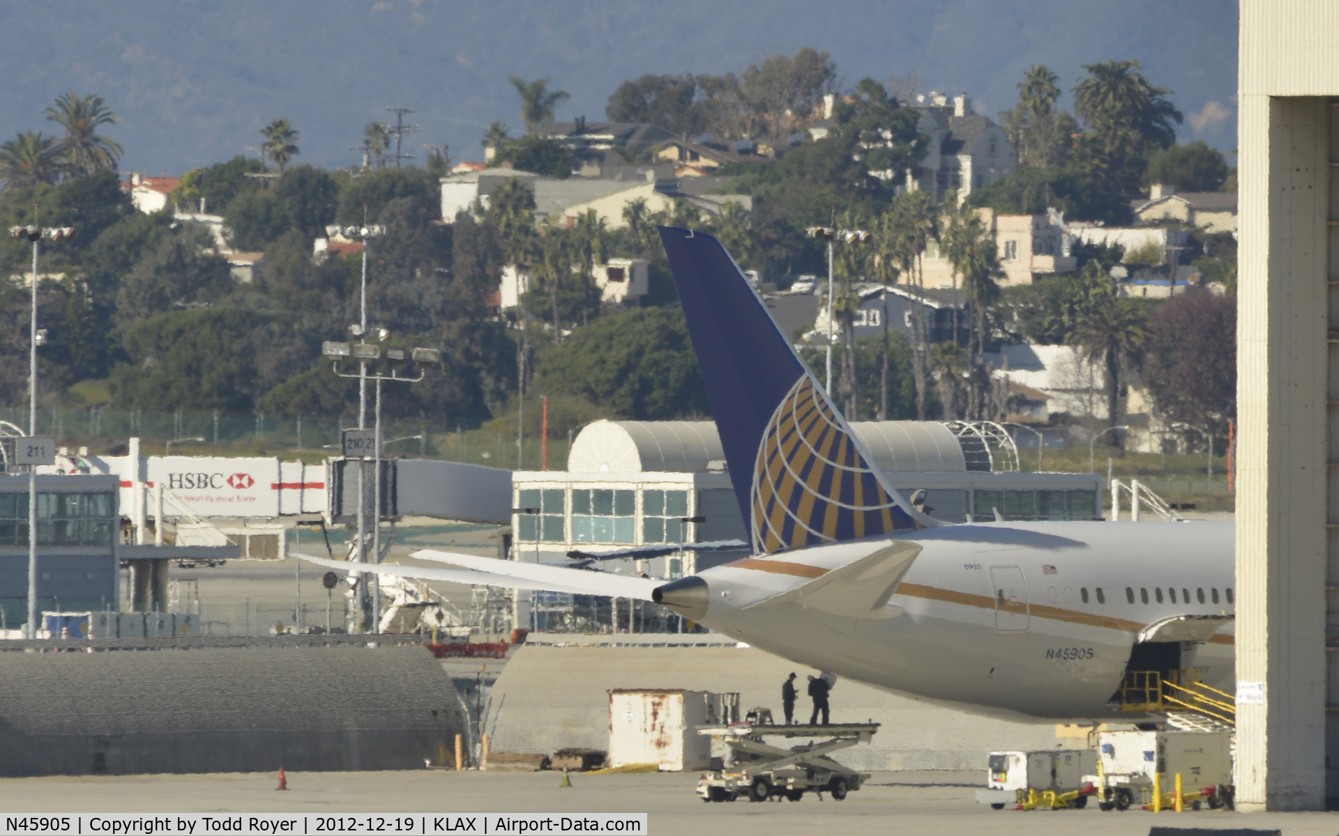 N45905, 2012 Boeing 787-8 Dreamliner Dreamliner C/N 34825, Hiding at LAX, getting some work done.