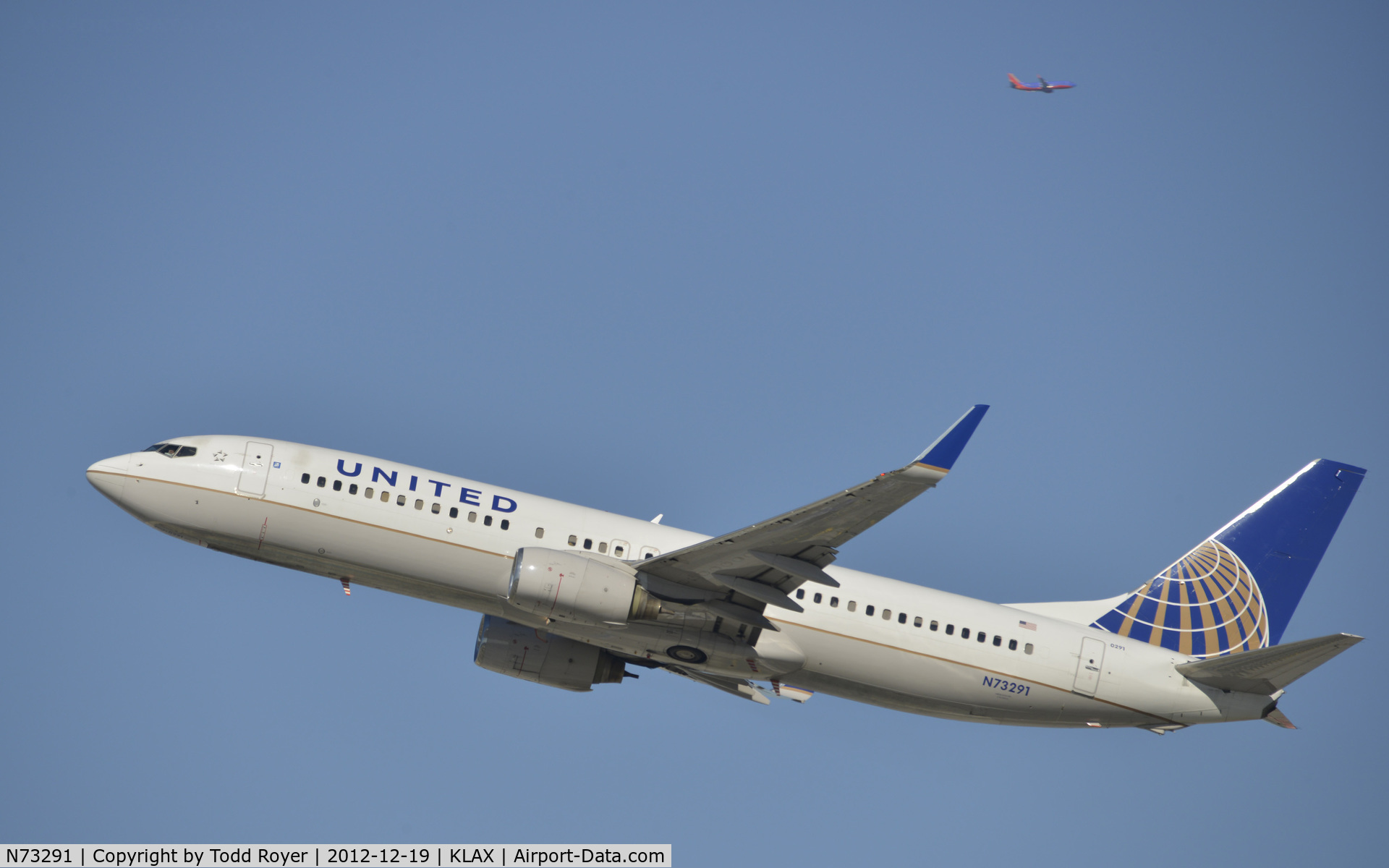 N73291, 2004 Boeing 737-824 C/N 33454, Departing LAX