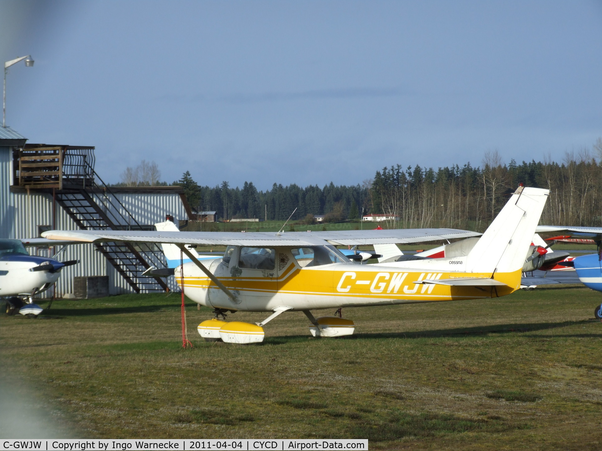 C-GWJW, 1975 Cessna 150M C/N 15076603, Cessna 150M at Nanaimo Airport, Cassidy BC