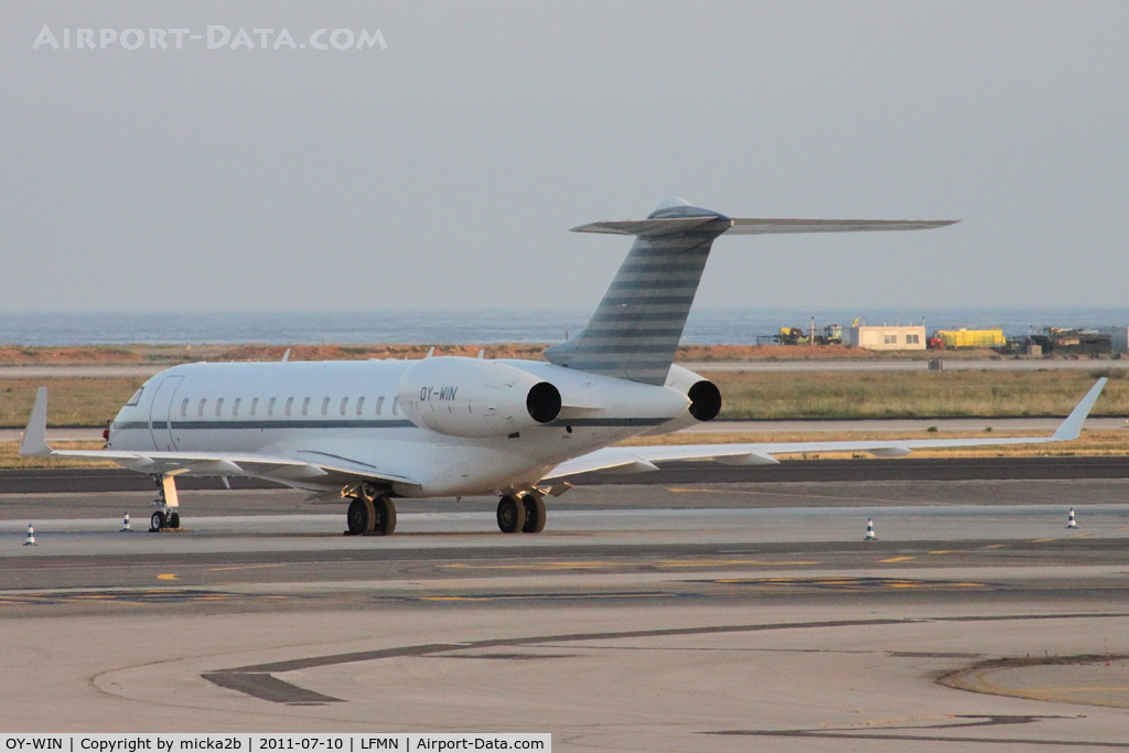 OY-WIN, 2008 Bombardier BD-700-1A10 Global Express XRS C/N 9280, Parked