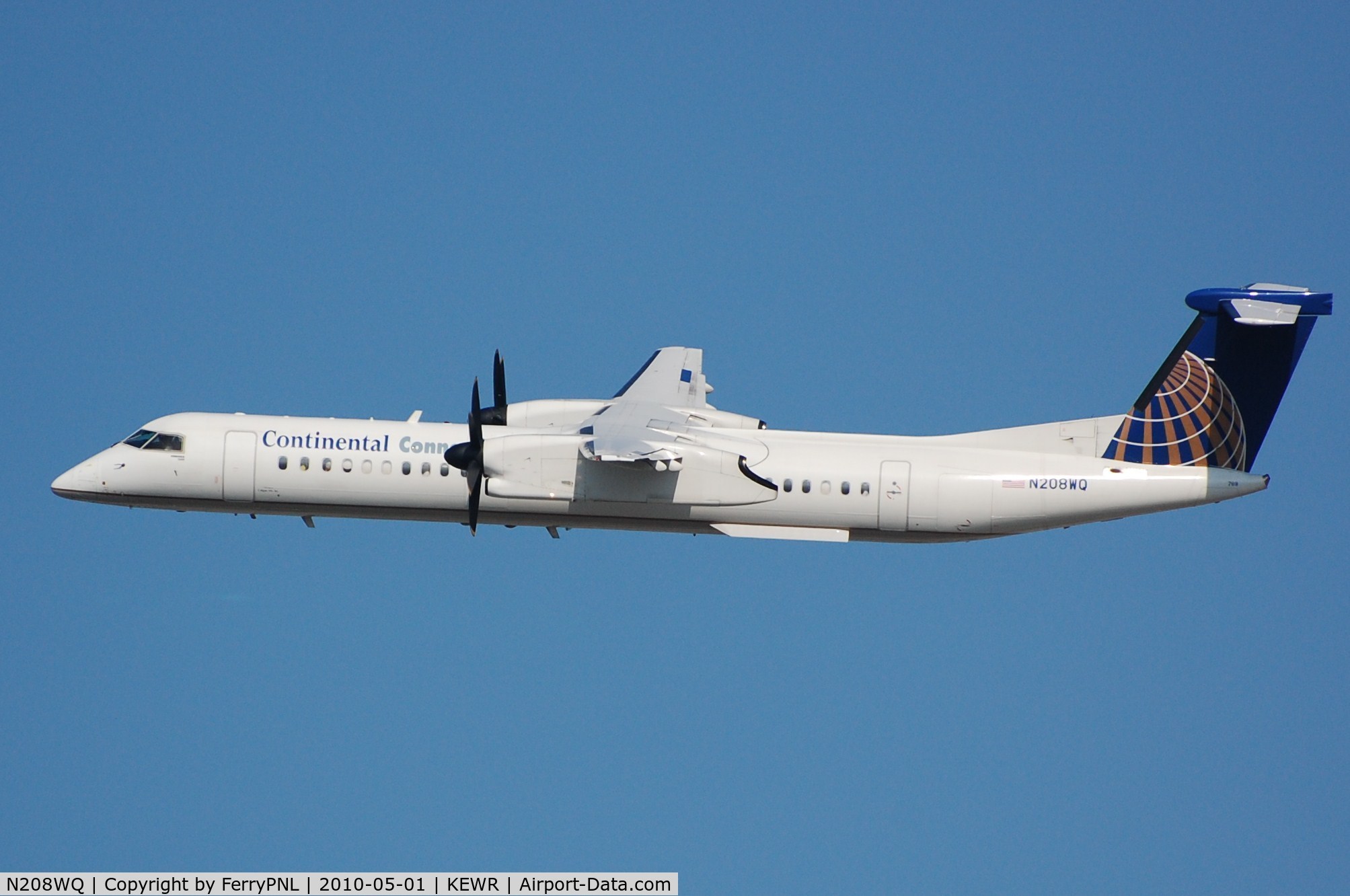 N208WQ, 2008 Bombardier DHC-8-402 Dash 8 C/N 4208, DHC8 taking off