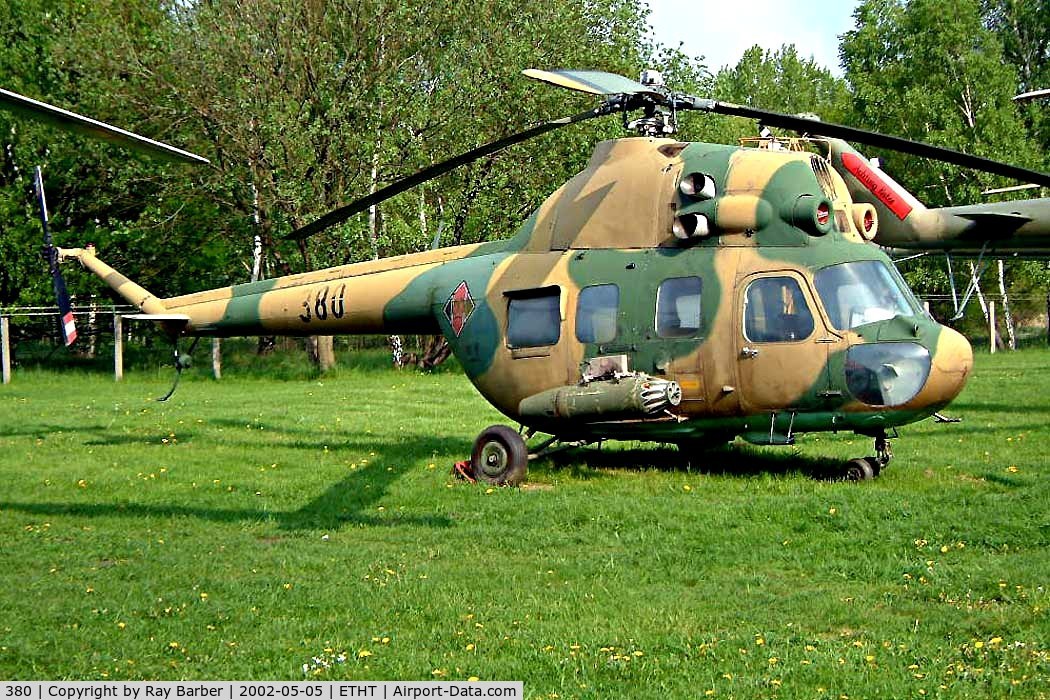 380, 1972 WSK-Swidnik Mi-2 Hoplite C/N 562249032, Mil Mi-2 Hoplite [562249032] Cottbus~D 06/05/2002