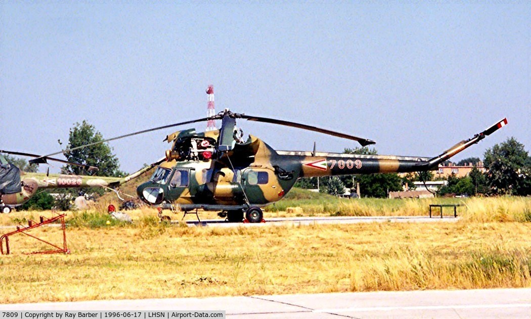 7809, 1982 Mil (PZL-Swidnik) Mi-2 C/N 517809082, Mil Mi-2 Hoplite [517809082] (Hungarian AF) Szolnok~HA 17/06/1996