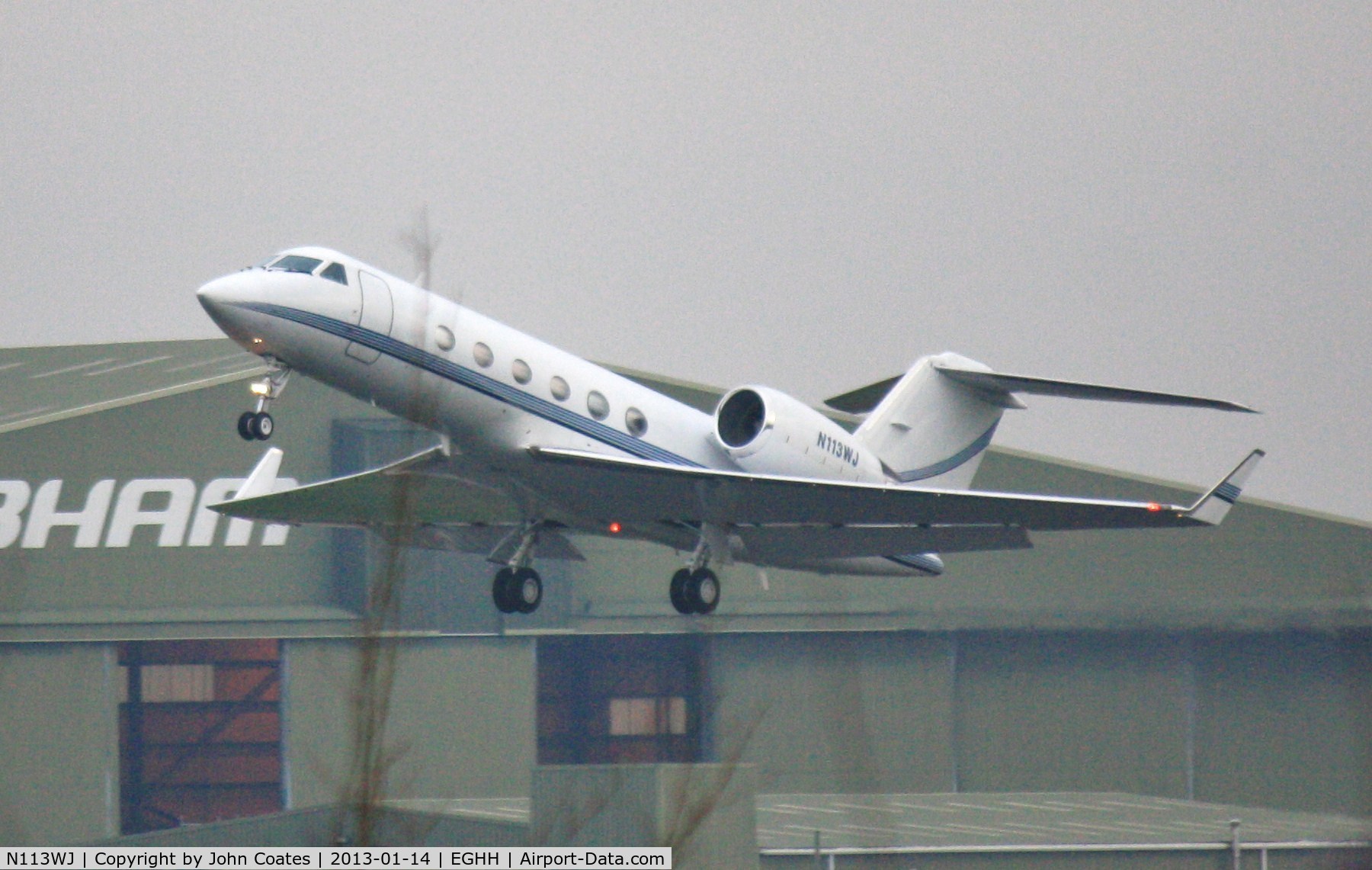 N113WJ, 1991 Gulfstream Aerospace G-IV C/N 1173, Departing after n/s