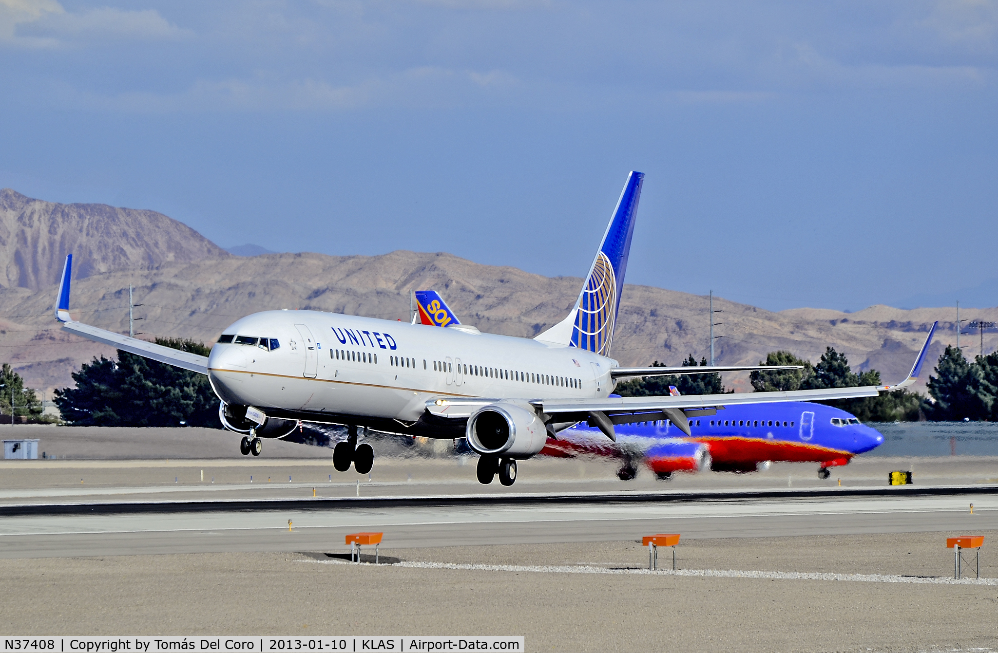 N37408, 2001 Boeing 737-924 C/N 30125, N37408 United Airlines 2001 Boeing 737-924 C/N 30125

- Las Vegas - McCarran International (LAS / KLAS)
USA - Nevada, January 10, 2013
Photo: Tomás Del Coro