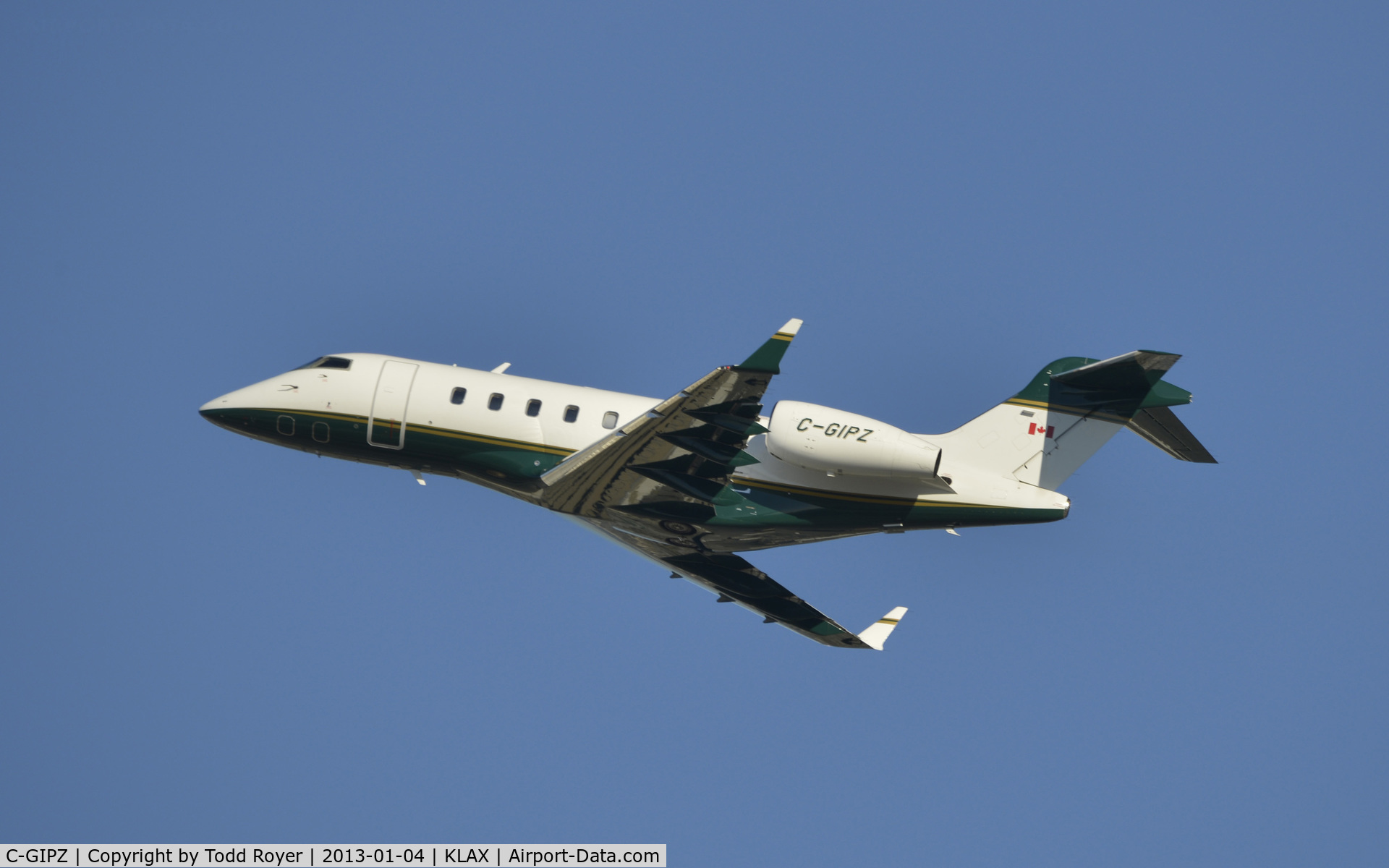 C-GIPZ, 2001 Bombardier Challenger 300 (BD-100-1A10) C/N 20005, Departing LAX