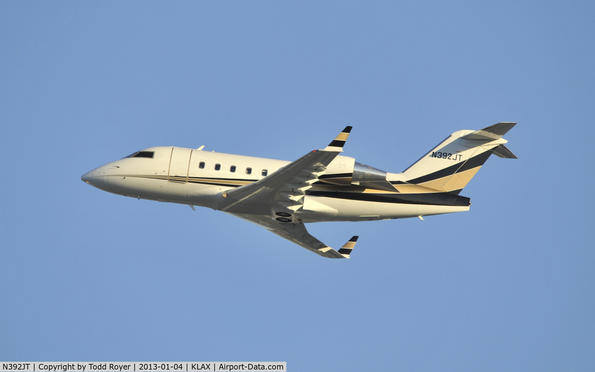 N392JT, 1988 Canadair Challenger 601-3A (CL-600-2B16) C/N 5020, Departing LAX