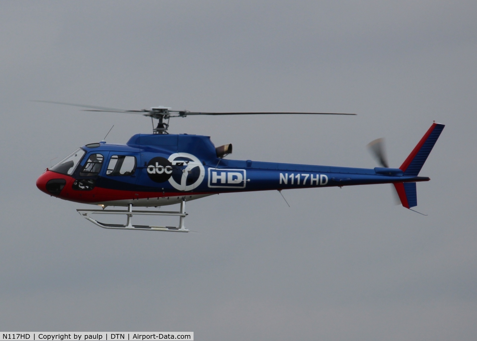 N117HD, 2012 Eurocopter AS-350B-2 Ecureuil Ecureuil C/N 7464, Landing at Downtown Shreveport.