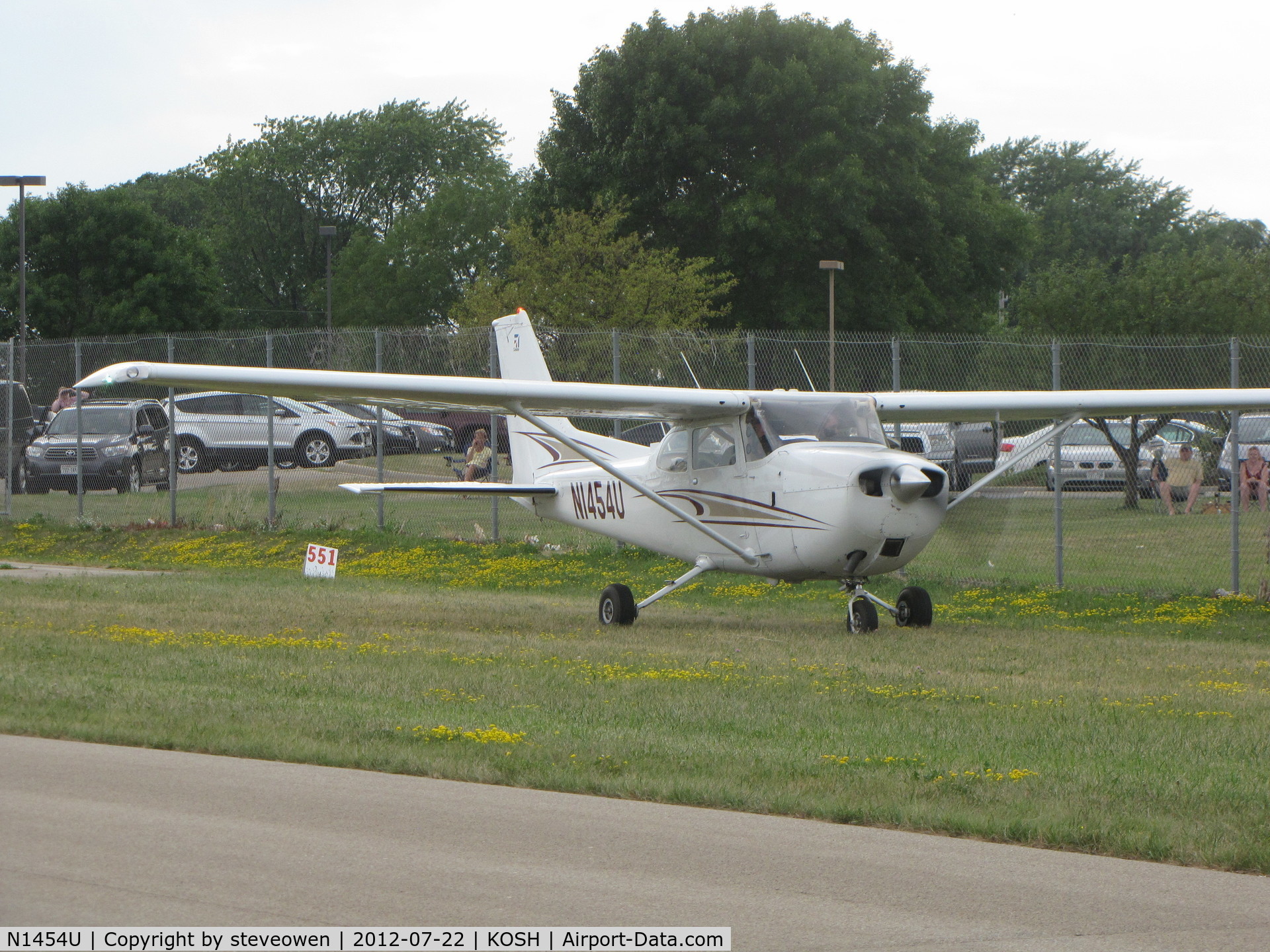 N1454U, 1976 Cessna 172M C/N 17267121, Taxing GAC camp grounds