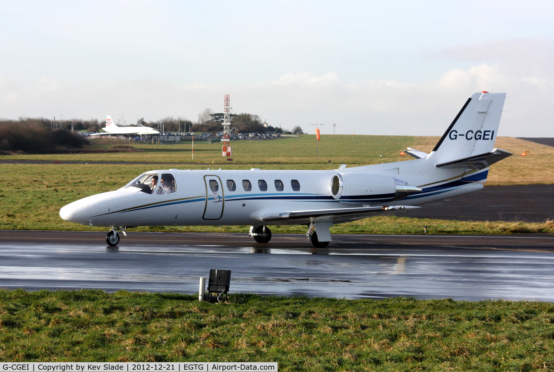 G-CGEI, 2000 Cessna 550 Citation Bravo C/N 550-0951, The final commercial flight to operate to and from Filton taxis in on the last day of operation for this famous and historic airfield.
