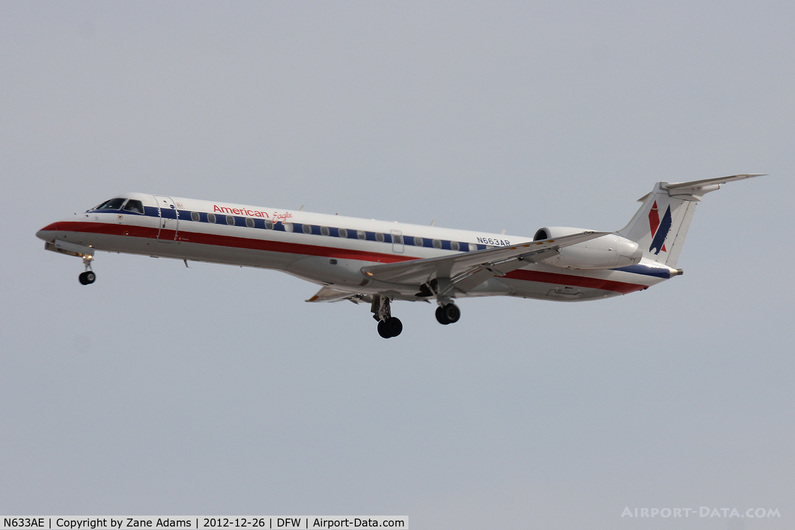 N633AE, 1999 Embraer ERJ-145LR (EMB-145LR) C/N 145148, American Eagle landing at DFW Airport.