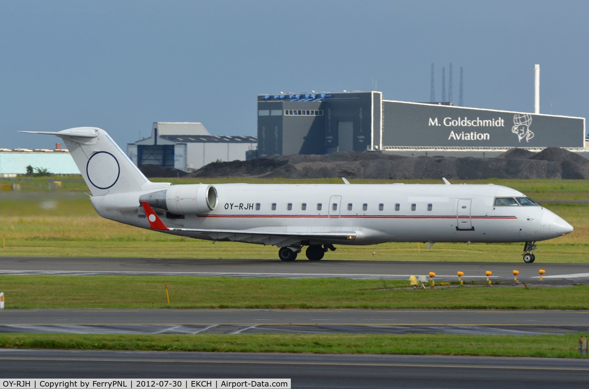 OY-RJH, 1995 Canadair CRJ-100LR (CL-600-2B19) C/N 7090, Cimber CL200