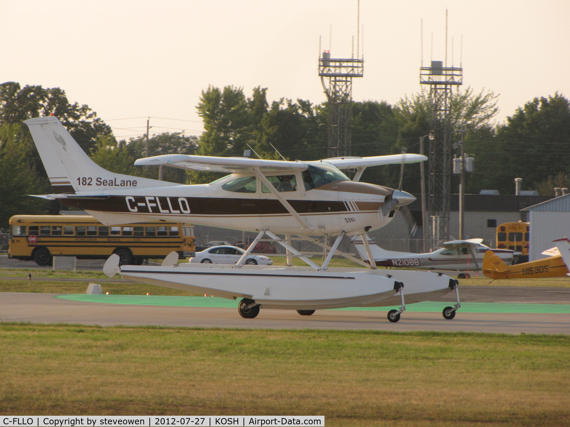 C-FLLO, 1973 Cessna 182P Skylane C/N 18262555, Cessna 182 Sealane landing at Oshkosh