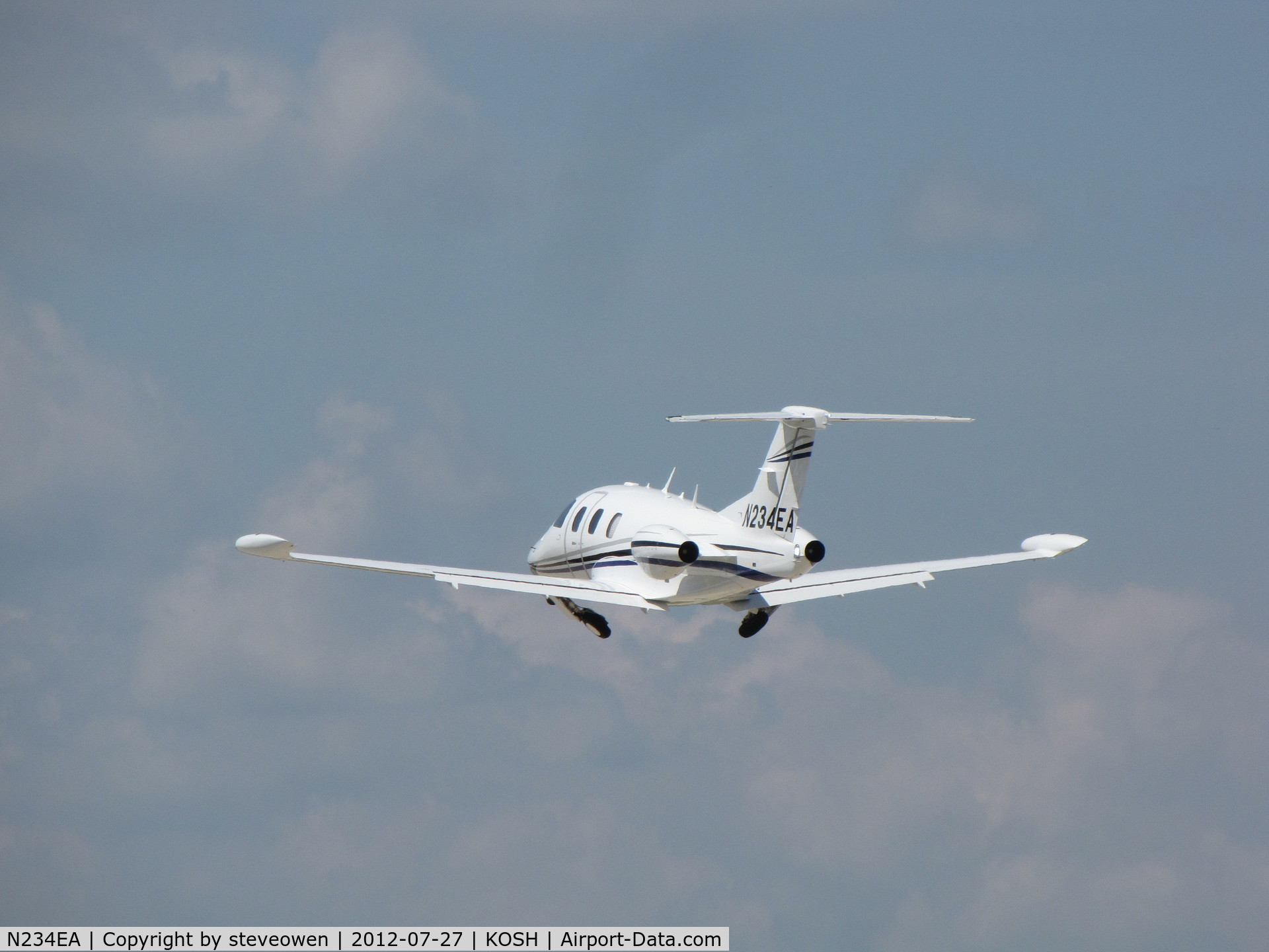 N234EA, 2008 Eclipse Aviation Corp EA500 C/N 000156, departing Oshkosh